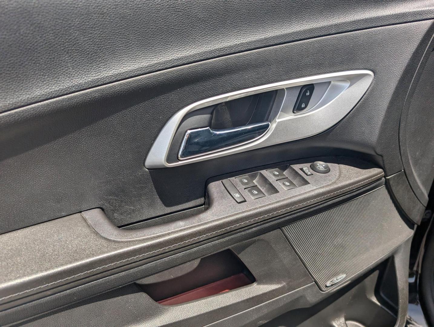 2017 /Jet Black Chevrolet Equinox LT (2GNALCEK0H6) with an Gas I4 2.4/145 engine, 6-Speed Automatic transmission, located at 3959 U.S. 80 W, Phenix City, AL, 36870, (334) 297-4885, 32.469296, -85.135185 - 2017 Chevrolet Equinox LT - Photo#8