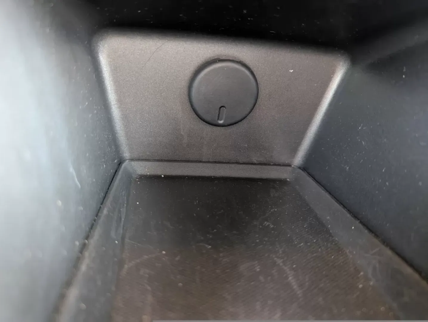 2017 /Jet Black Chevrolet Equinox LT (2GNALCEK7H1) with an Other engine, located at 3959 U.S. 80 W, Phenix City, AL, 36870, (334) 297-4885, 32.469296, -85.135185 - Are you ready to elevate your driving experience while accommodating your lifestyle? Look no further than this stunning 2017 Chevrolet Equinox LT, available at Gils Auto in Phenix City, AL. Whether you're embarking on a family road trip, commuting to work, or exploring the local attractions, this ve - Photo#12