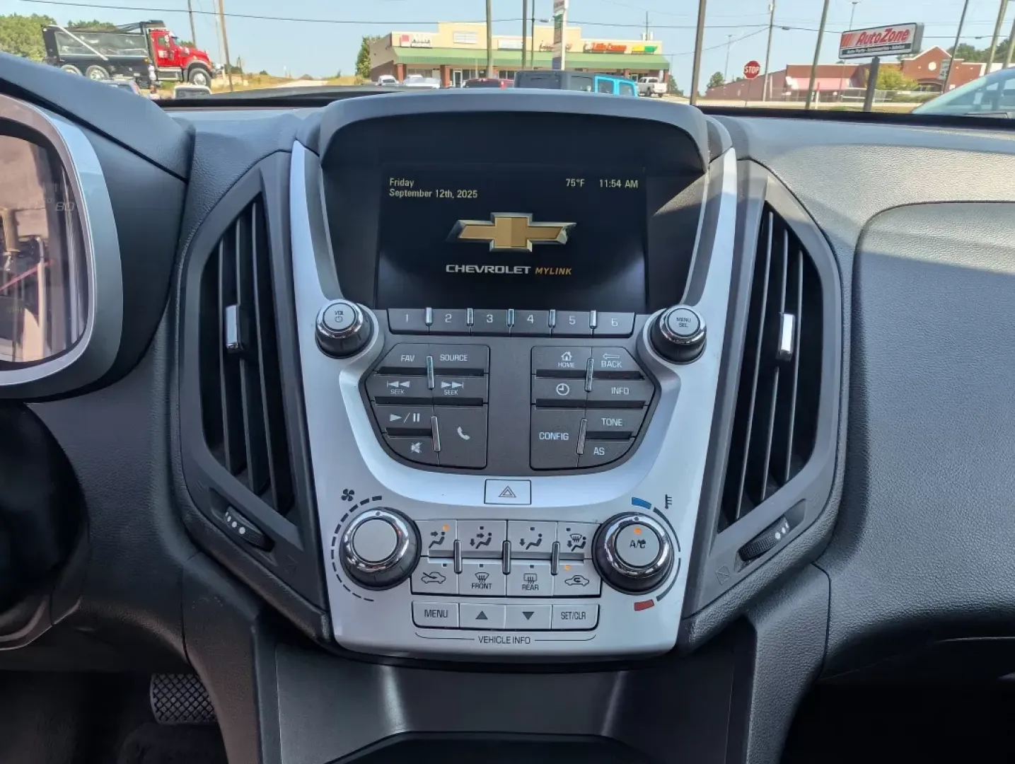 2017 /Jet Black Chevrolet Equinox LT (2GNALCEK7H1) with an Other engine, located at 3959 U.S. 80 W, Phenix City, AL, 36870, (334) 297-4885, 32.469296, -85.135185 - Are you ready to elevate your driving experience while accommodating your lifestyle? Look no further than this stunning 2017 Chevrolet Equinox LT, available at Gils Auto in Phenix City, AL. Whether you're embarking on a family road trip, commuting to work, or exploring the local attractions, this ve - Photo#14