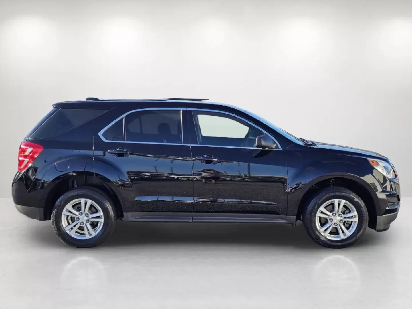 2017 /Jet Black Chevrolet Equinox LS (2GNALBEK8H1) with an Other engine, located at 7000 Northlake Connector, Columbus, GA, 31904, (706) 987-8085, 32.524975, -84.978134 - **Experience the Perfect Blend of Style and Functionality with the 2017 Chevrolet Equinox LS at Gils Auto!**<br /> <br /> Are you ready to elevate your daily commute or family adventures? The 2017 Chevrolet Equinox LS is the ideal SUV for those who want a blend of comfort, style, and functionality. - Photo#3