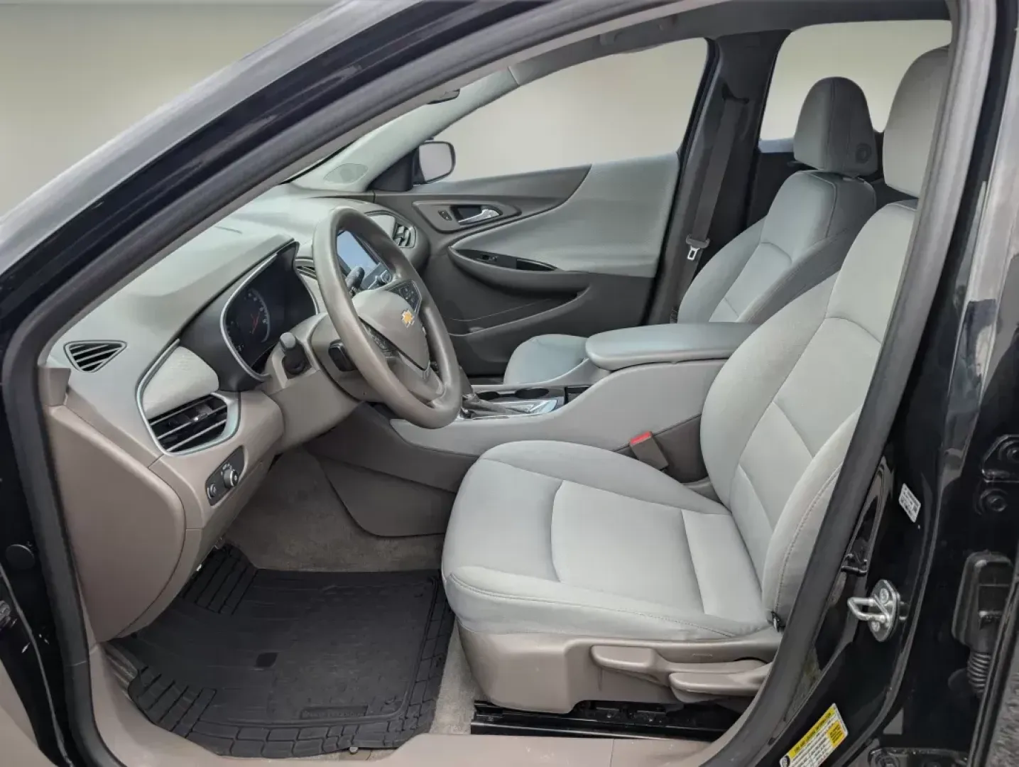 2017 /Dark Atmosphere/Medium Ash Gray Chevrolet Malibu LS (1G1ZB5ST1HF) with an Turbocharged Gas I4 1.5L/91 engine, 6-Speed Automatic transmission, located at 3959 U.S. 80 W, Phenix City, AL, 36870, (334) 297-4885, 32.469296, -85.135185 - 2017 Chevrolet Malibu LS - Photo#9