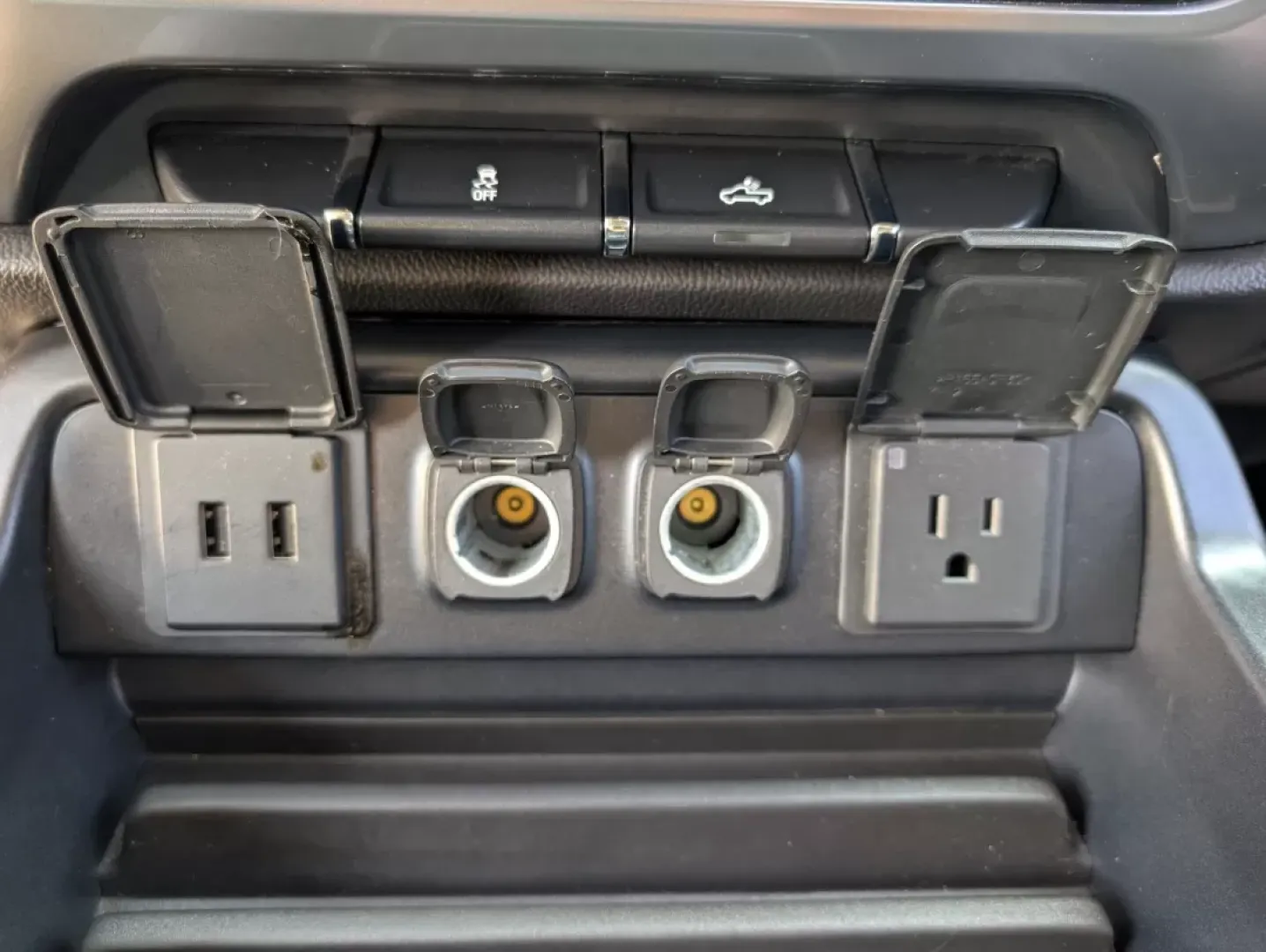 2017 /Jet Black Chevrolet Silverado 1500 LT (3GCPCREC5HG) with an Other engine, located at 3959 U.S. 80 W, Phenix City, AL, 36870, (334) 297-4885, 32.469296, -85.135185 - Elevate your daily drive or weekend getaway with the remarkable 2017 Chevrolet Silverado 1500 LT, the ideal pickup for both work and play. Whether you're a budget-conscious buyer in search of low down payment cars or simply looking to upgrade your ride, this truck meets your needs with style and fun - Photo#13