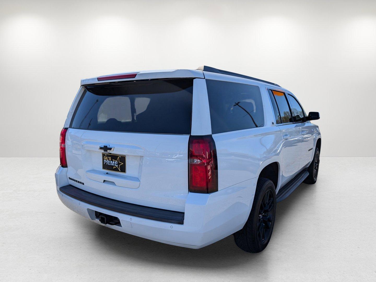 2017 /Cocoa/Dune Chevrolet Suburban LT (1GNSCHKC8HR) with an Gas/Ethanol V8 5.3L/ engine, 6-Speed Automatic transmission, located at 7000 Northlake Connector, Columbus, GA, 31904, (706) 987-8085, 32.524975, -84.978134 - 2017 Chevrolet Suburban LT - Photo#4