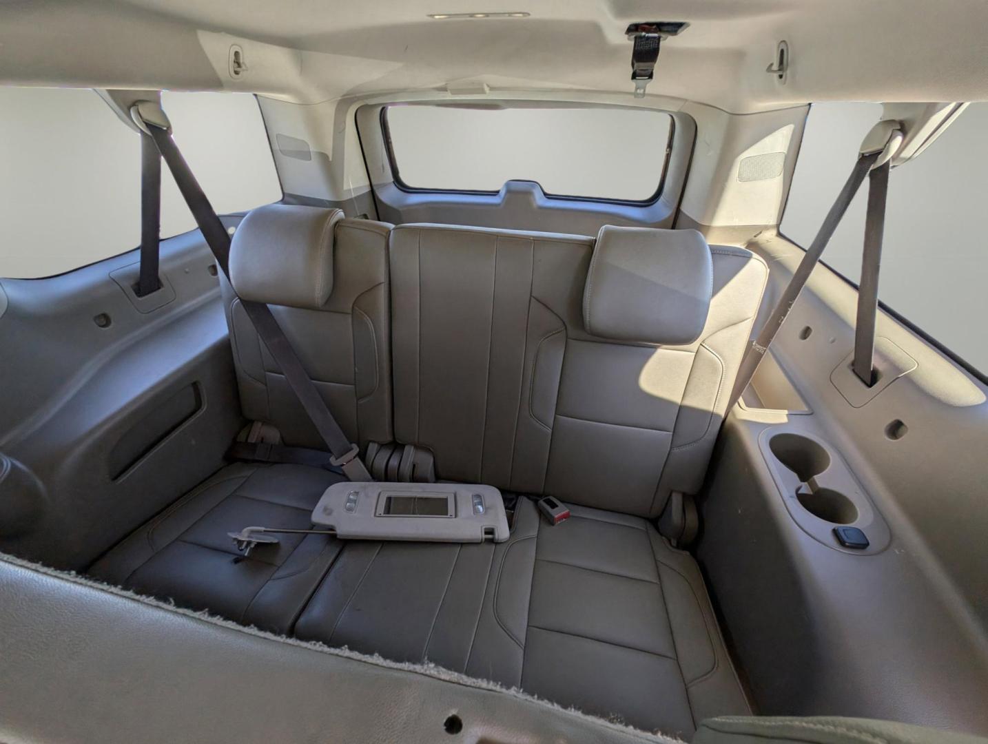 2017 /Cocoa/Dune Chevrolet Suburban LT (1GNSCHKC8HR) with an Gas/Ethanol V8 5.3L/ engine, 6-Speed Automatic transmission, located at 7000 Northlake Connector, Columbus, GA, 31904, (706) 987-8085, 32.524975, -84.978134 - 2017 Chevrolet Suburban LT - Photo#11