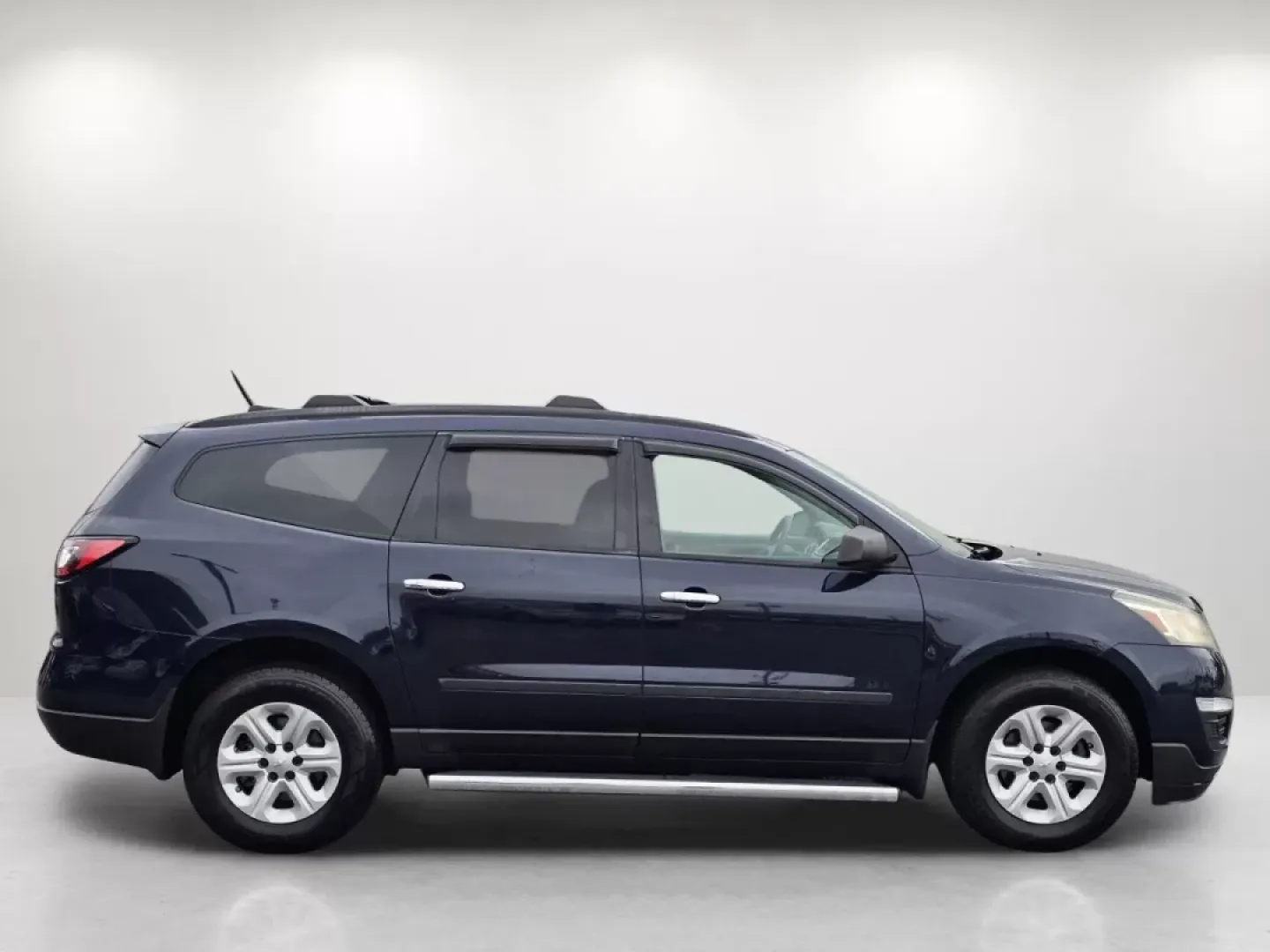 2017 /Dark Titanium/Light Titanium Chevrolet Traverse LS (1GNKRFKD4HJ) with an Other engine, located at 7000 Northlake Connector, Columbus, GA, 31904, (706) 987-8085, 32.524975, -84.978134 - **Explore the Open Road with the 2017 Chevrolet Traverse LS-Your Family's Perfect Companion!**<br /> <br /> Are you ready to elevate your family adventures? The 2017 Chevrolet Traverse LS is not just a vehicle; it's a lifestyle statement ideal for growing families and weekend explorers. With ample s - Photo#3