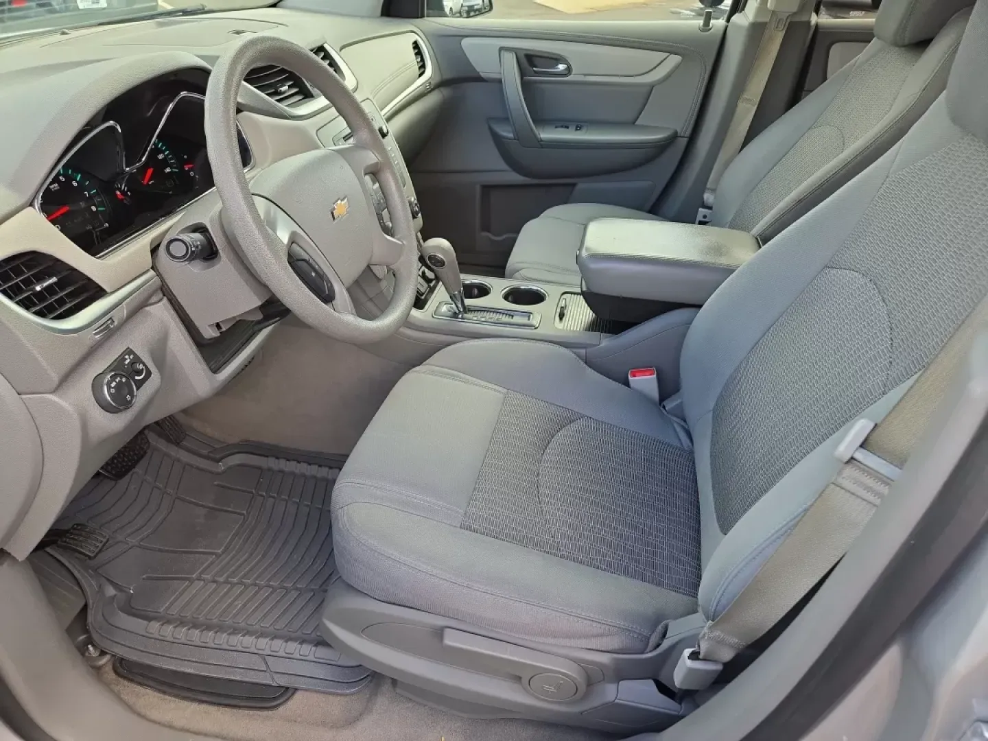 2017 /Dark Titanium/Light Titanium Chevrolet Traverse LS (1GNKRFED6HJ) with an Other engine, located at 521 Old Farm Lane Rd, Prattville, AL, 36066, (334) 325-1505, 32.482460, -86.416367 - 2017 Chevrolet Traverse LS - Photo#11