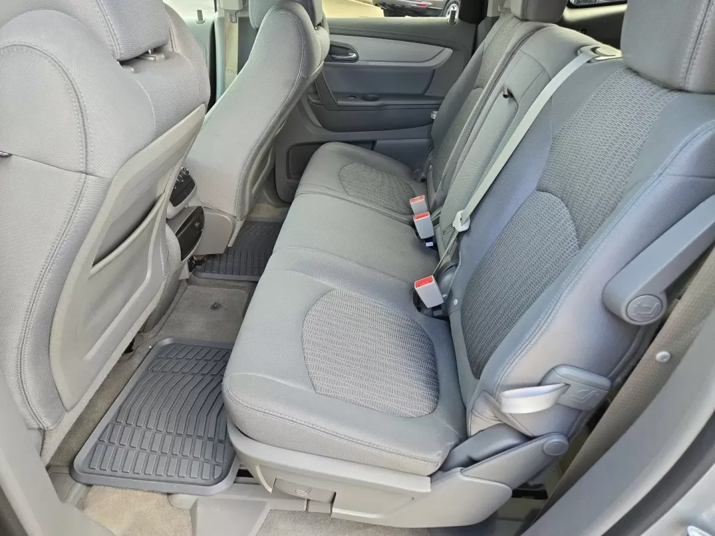 2017 /Dark Titanium/Light Titanium Chevrolet Traverse LS (1GNKRFED6HJ) with an Other engine, located at 521 Old Farm Lane Rd, Prattville, AL, 36066, (334) 325-1505, 32.482460, -86.416367 - 2017 Chevrolet Traverse LS - Photo#12