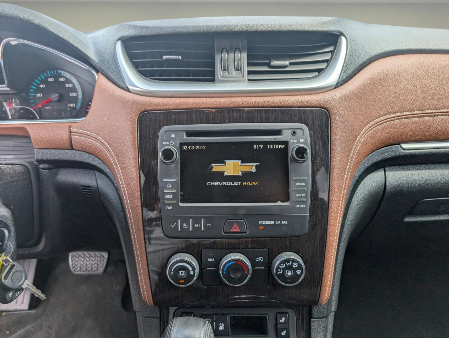2017 /Ebony/Saddle Up Chevrolet Traverse LT (1GNKVGKD2HJ) with an Gas V6 3.6L/217 engine, 6-Speed Automatic transmission, located at 3959 U.S. 80 W, Phenix City, AL, 36870, (334) 297-4885, 32.469296, -85.135185 - 2017 Chevrolet Traverse LT - Photo#13