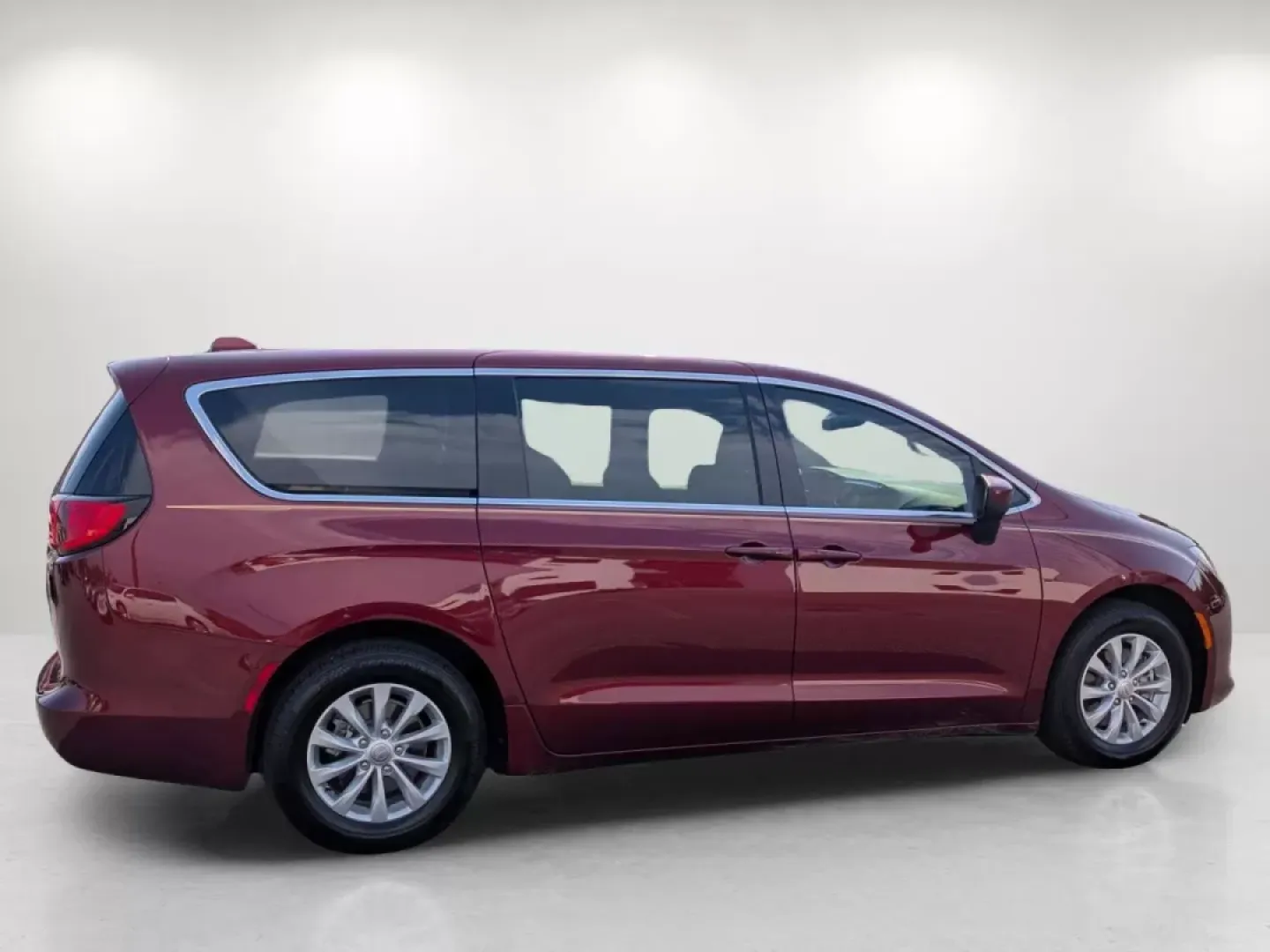 2017 /Toffee/Cognac/Alloy Chrysler Pacifica Touring (2C4RC1DG2HR) with an Other engine, located at 521 Old Farm Lane Rd, Prattville, AL, 36066, (334) 325-1505, 32.482460, -86.416367 - Are you ready to take your family road trips to the next level? Look no further than this stunning 2017 Chrysler Pacifica Touring, perfect for growing families and weekend adventurers alike! At Gils Auto in Phenix City, AL, we specialize in helping our customers find the ideal vehicle, even if they - Photo#3