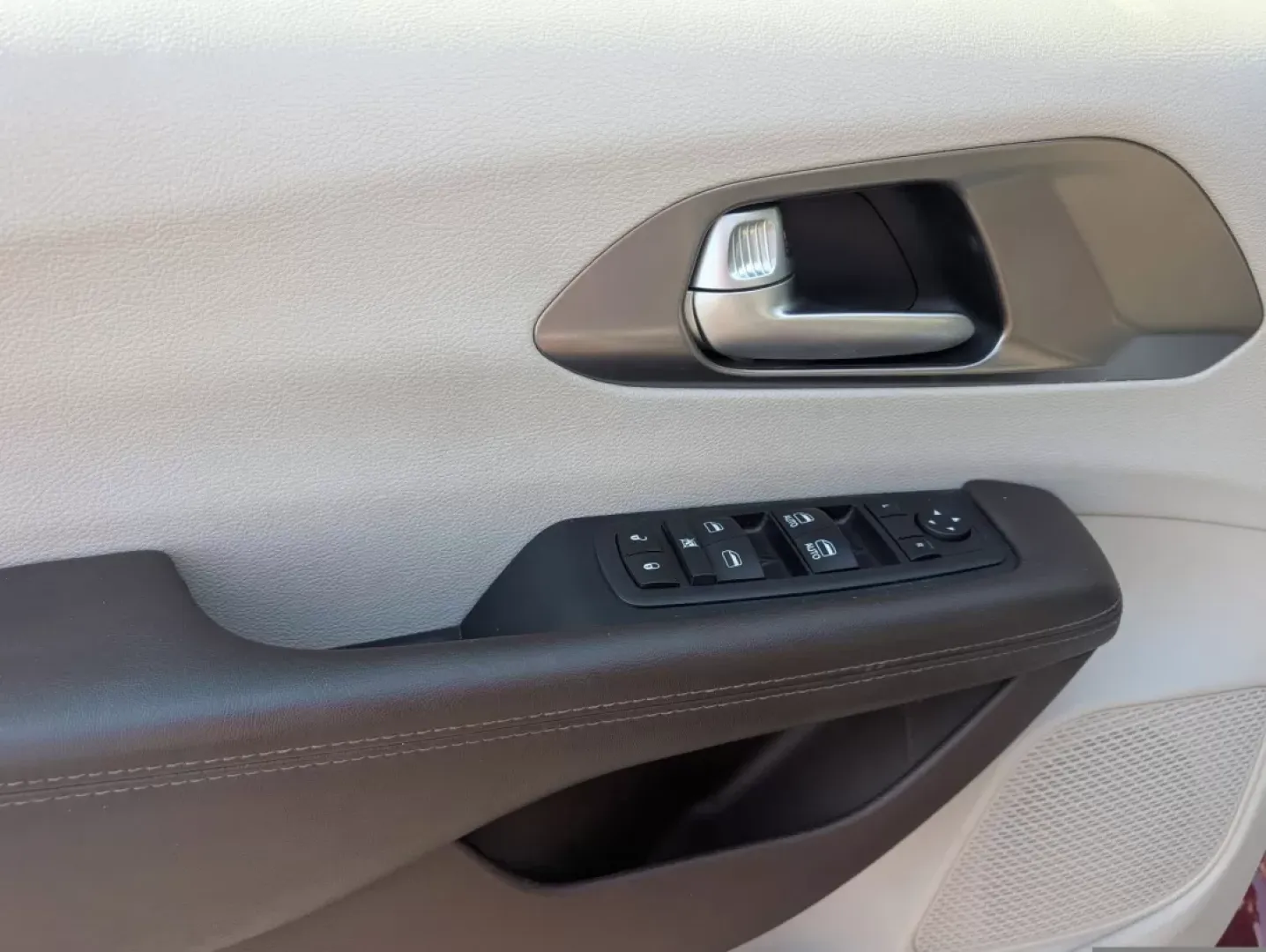 2017 /Toffee/Cognac/Alloy Chrysler Pacifica Touring (2C4RC1DG2HR) with an Other engine, located at 521 Old Farm Lane Rd, Prattville, AL, 36066, (334) 325-1505, 32.482460, -86.416367 - Are you ready to take your family road trips to the next level? Look no further than this stunning 2017 Chrysler Pacifica Touring, perfect for growing families and weekend adventurers alike! At Gils Auto in Phenix City, AL, we specialize in helping our customers find the ideal vehicle, even if they - Photo#8