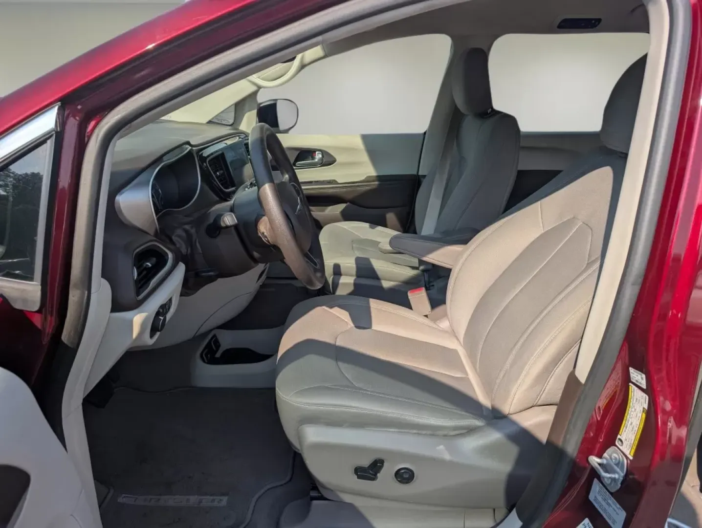 2017 /Toffee/Cognac/Alloy Chrysler Pacifica Touring (2C4RC1DG2HR) with an Other engine, located at 521 Old Farm Lane Rd, Prattville, AL, 36066, (334) 325-1505, 32.482460, -86.416367 - Are you ready to take your family road trips to the next level? Look no further than this stunning 2017 Chrysler Pacifica Touring, perfect for growing families and weekend adventurers alike! At Gils Auto in Phenix City, AL, we specialize in helping our customers find the ideal vehicle, even if they - Photo#9