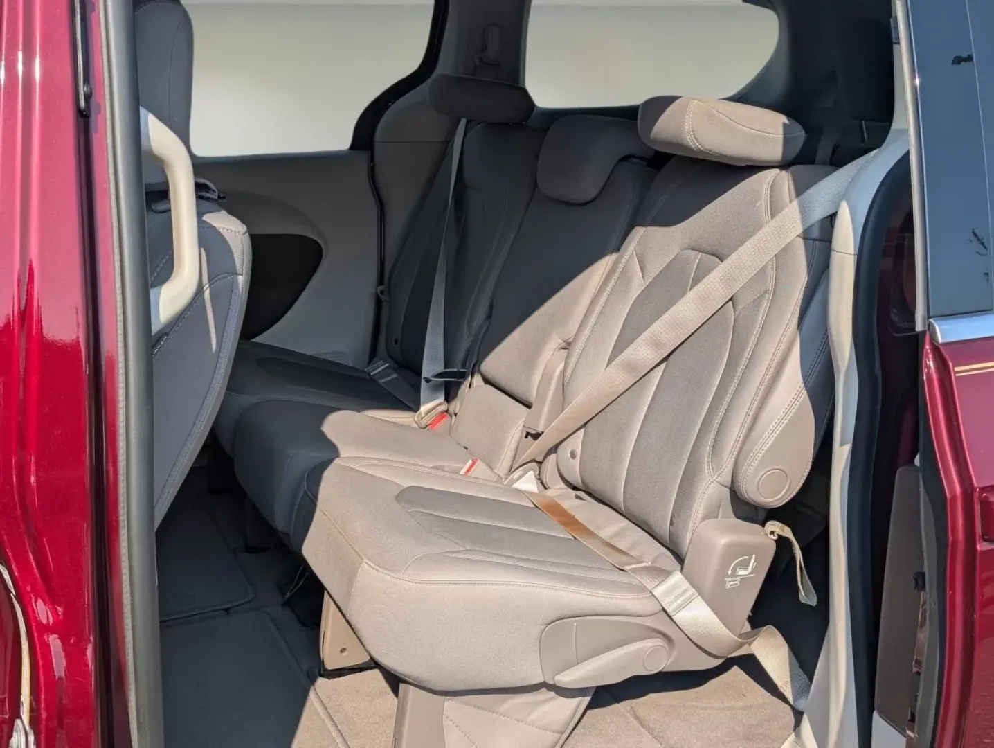 2017 /Toffee/Cognac/Alloy Chrysler Pacifica Touring (2C4RC1DG2HR) with an Other engine, located at 521 Old Farm Lane Rd, Prattville, AL, 36066, (334) 325-1505, 32.482460, -86.416367 - Are you ready to take your family road trips to the next level? Look no further than this stunning 2017 Chrysler Pacifica Touring, perfect for growing families and weekend adventurers alike! At Gils Auto in Phenix City, AL, we specialize in helping our customers find the ideal vehicle, even if they - Photo#10