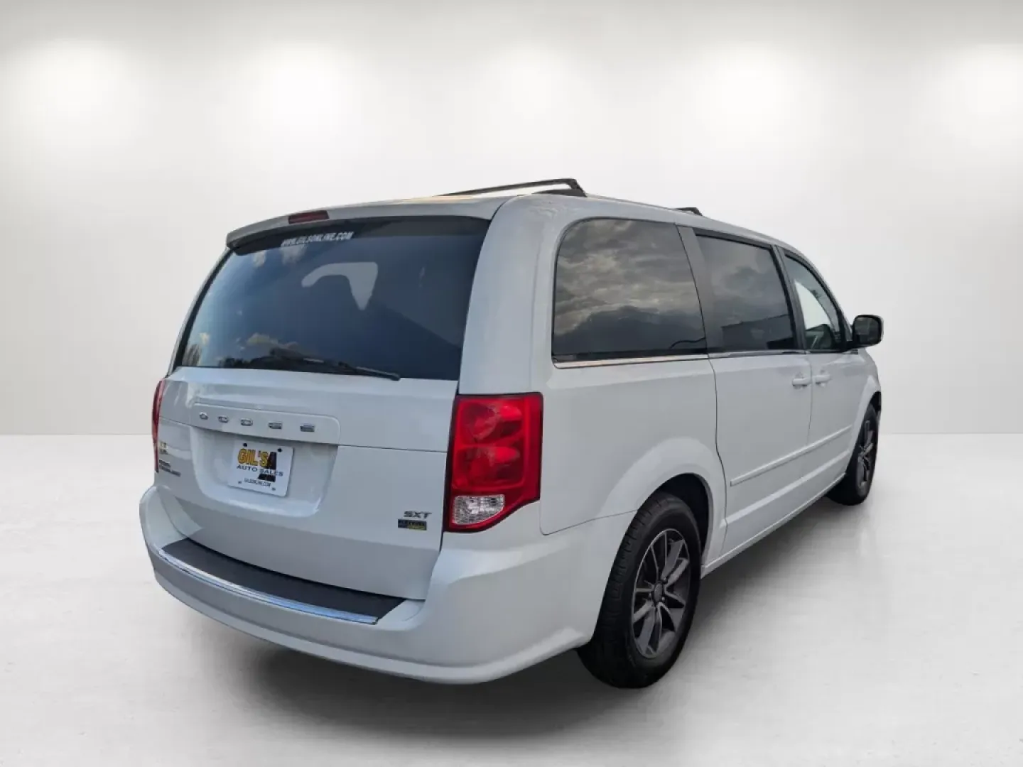 2017 /Black/Light Graystone Dodge Grand Caravan SXT (2C4RDGCG1HR) with an Other engine, located at 3959 U.S. 80 W, Phenix City, AL, 36870, (334) 297-4885, 32.469296, -85.135185 - ### Experience Family Adventures in the 2017 Dodge Grand Caravan SXT!<br /> <br /> Are you looking for the perfect vehicle that can comfortably accommodate your growing family or serve as your reliable daily driver? Look no further than the 2017 Dodge Grand Caravan SXT, available now at Gils Auto in - Photo#4