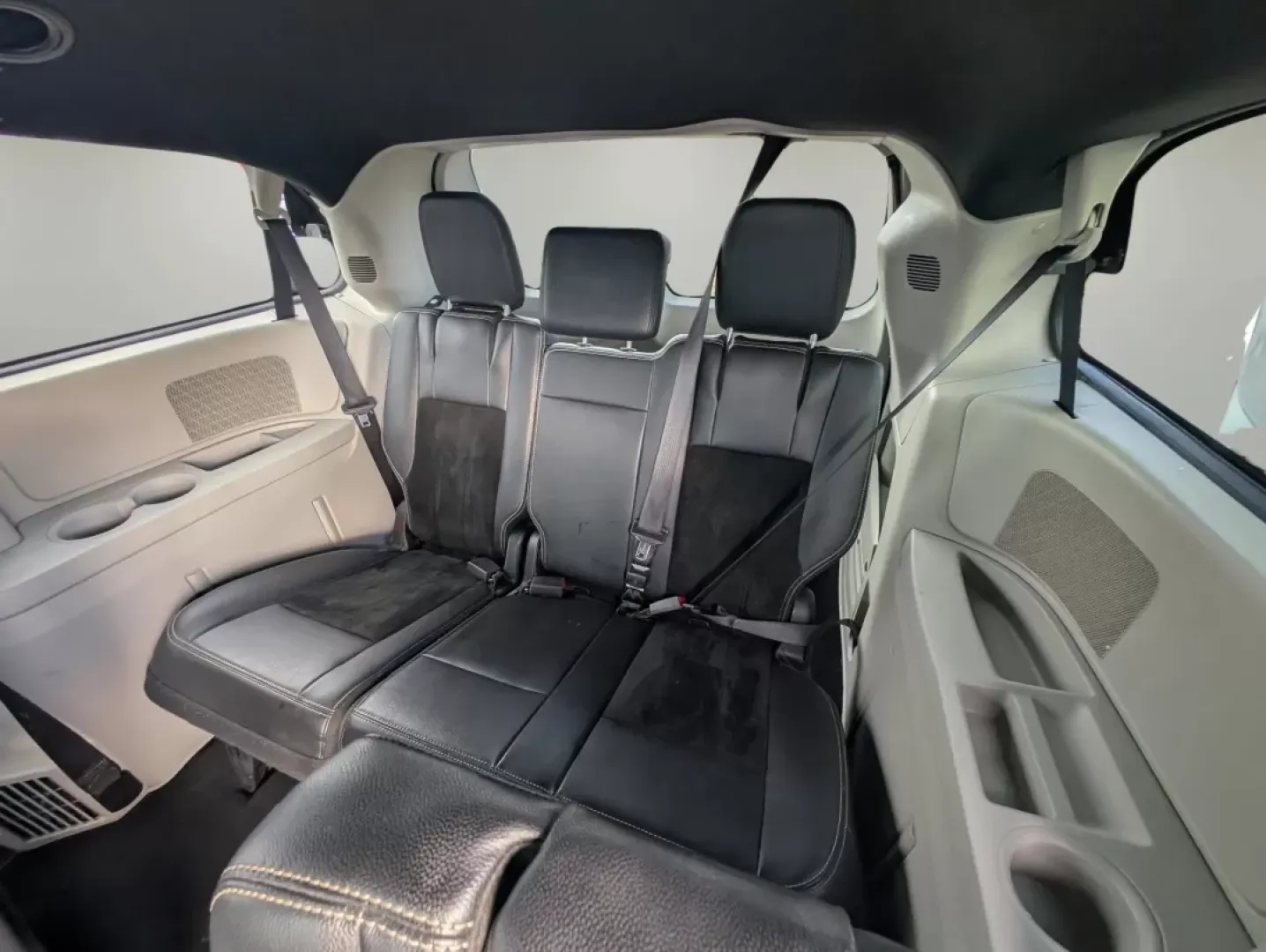 2017 /Black/Light Graystone Dodge Grand Caravan SXT (2C4RDGCG1HR) with an Other engine, located at 3959 U.S. 80 W, Phenix City, AL, 36870, (334) 297-4885, 32.469296, -85.135185 - ### Experience Family Adventures in the 2017 Dodge Grand Caravan SXT!<br /> <br /> Are you looking for the perfect vehicle that can comfortably accommodate your growing family or serve as your reliable daily driver? Look no further than the 2017 Dodge Grand Caravan SXT, available now at Gils Auto in - Photo#11