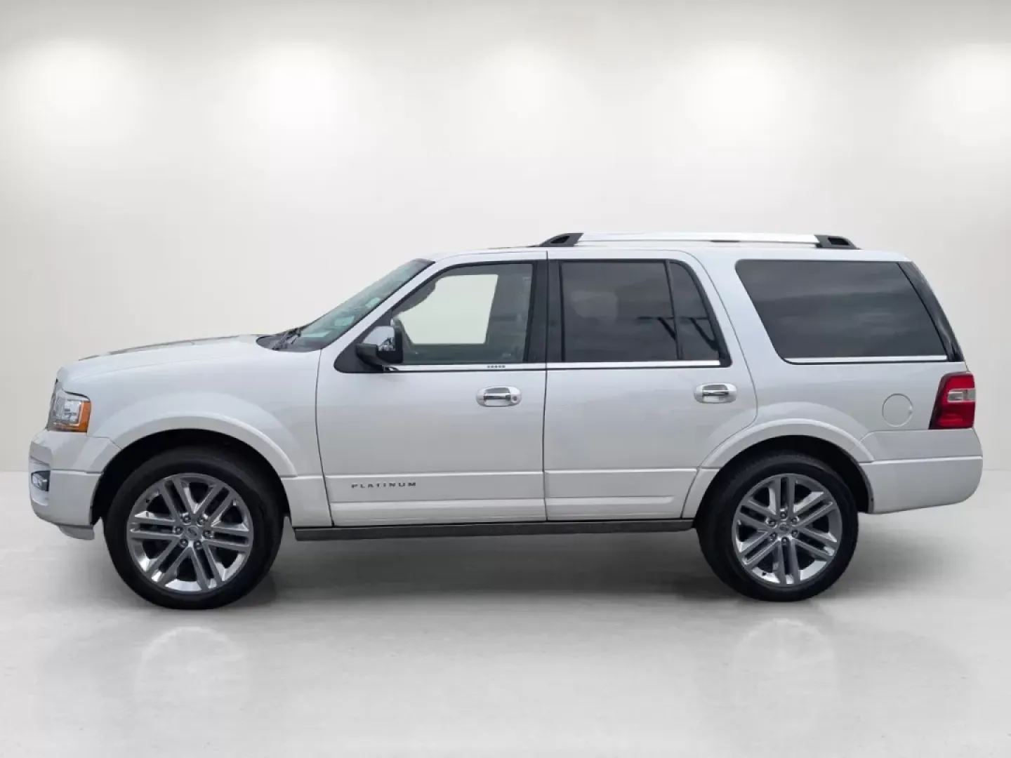 2017 Ford Expedition Platinum (1FMJU1LT8HE) with an Other engine, located at 5115 14th Ave., Columbus, GA, 31904, (706) 323-0345, 32.511494, -84.971046 - Discover the ultimate family SUV that combines power, luxury, and versatility-the 2017 Ford Expedition Platinum! Perfect for growing families and weekend adventures, this vehicle offers ample space, advanced safety features, and unmatched comfort. Whether you're embarking on a cross-country road tri - Photo#7