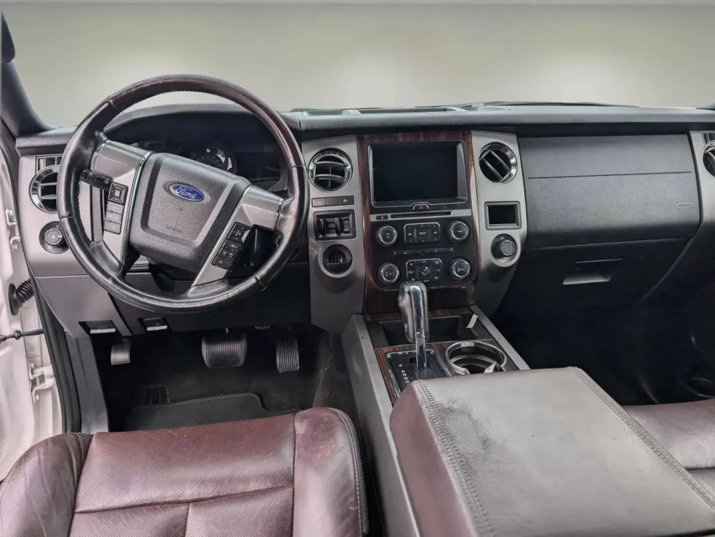 2017 Ford Expedition Platinum (1FMJU1LT8HE) with an Other engine, located at 5115 14th Ave., Columbus, GA, 31904, (706) 323-0345, 32.511494, -84.971046 - Discover the ultimate family SUV that combines power, luxury, and versatility-the 2017 Ford Expedition Platinum! Perfect for growing families and weekend adventures, this vehicle offers ample space, advanced safety features, and unmatched comfort. Whether you're embarking on a cross-country road tri - Photo#11