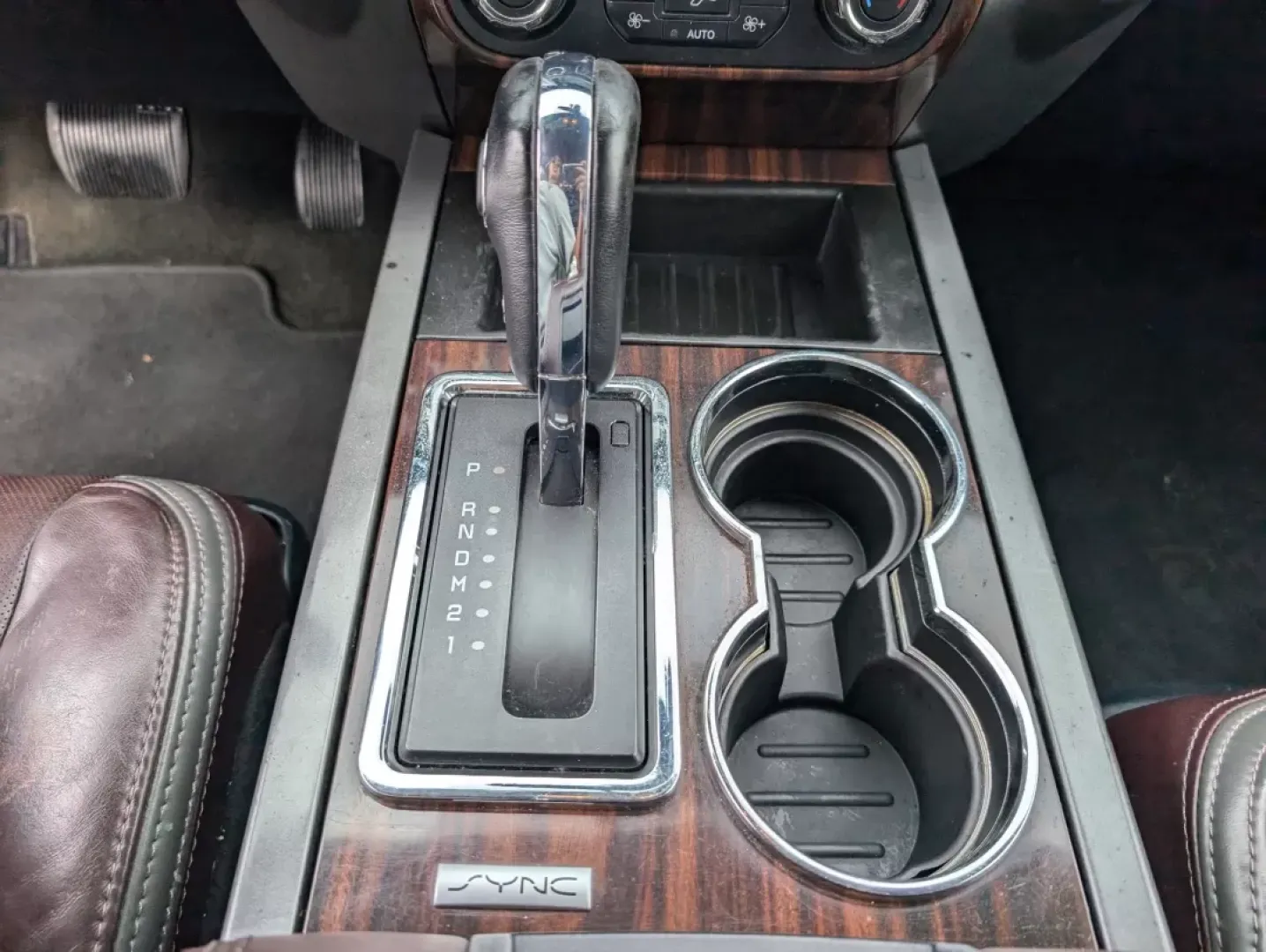2017 Ford Expedition Platinum (1FMJU1LT8HE) with an Other engine, located at 5115 14th Ave., Columbus, GA, 31904, (706) 323-0345, 32.511494, -84.971046 - Discover the ultimate family SUV that combines power, luxury, and versatility-the 2017 Ford Expedition Platinum! Perfect for growing families and weekend adventures, this vehicle offers ample space, advanced safety features, and unmatched comfort. Whether you're embarking on a cross-country road tri - Photo#13