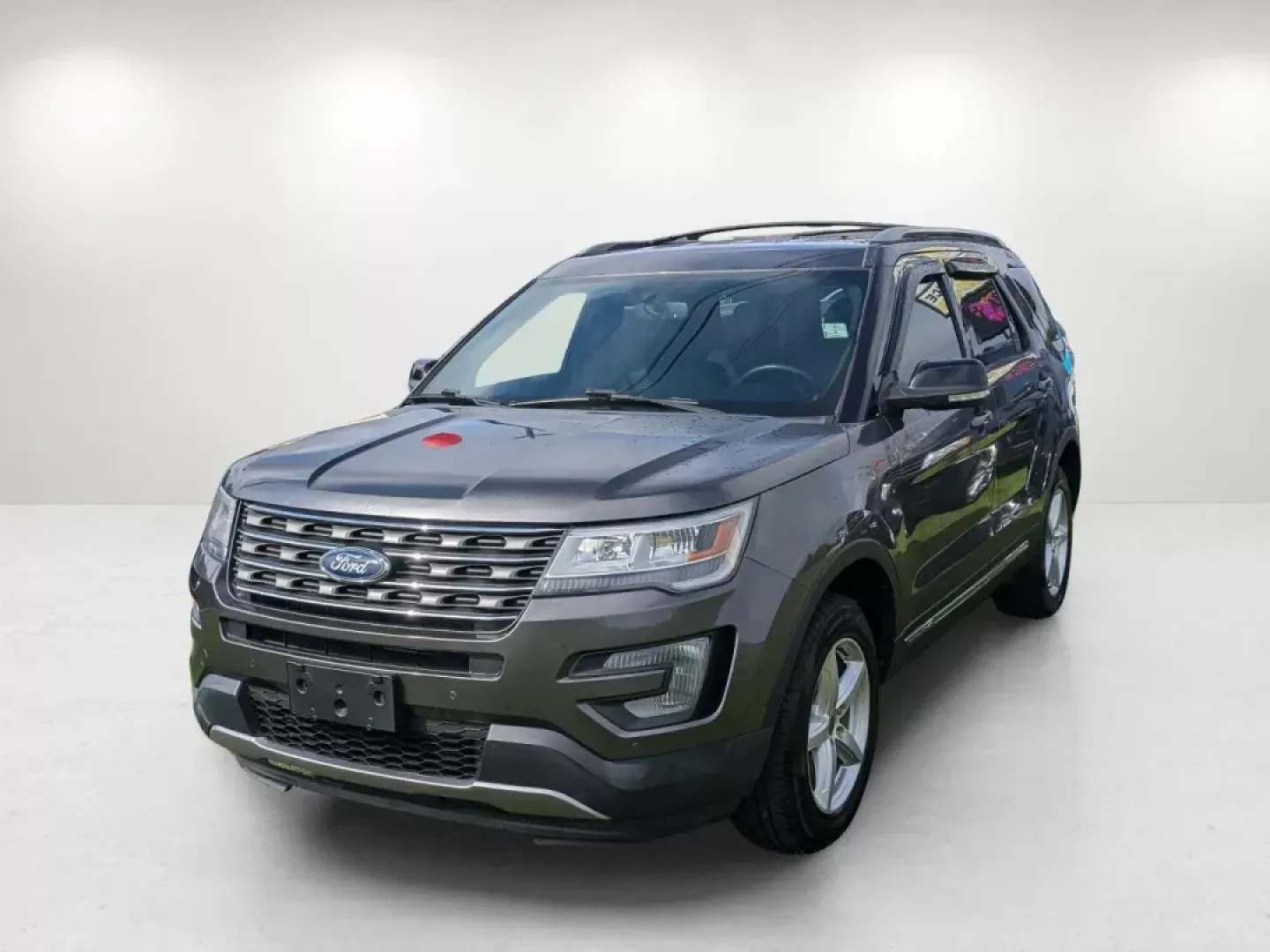 2017 Ford Explorer XLT (1FM5K8D83HG) with an Regular Unleaded V-6 3.5 L/213 engine, 6-Speed Automatic w/OD transmission, located at 3959 U.S. 80 W, Phenix City, AL, 36870, (334) 297-4885, 32.469296, -85.135185 - **Discover Your Next Adventure with the 2017 Ford Explorer XLT at Gils Auto - Phenix City!**<br /> <br /> Are you ready for a vehicle that can keep up with your active lifestyle? Whether you're shuttling kids to soccer practice, heading out for weekend getaways, or embarking on family road trips, th - Photo#1