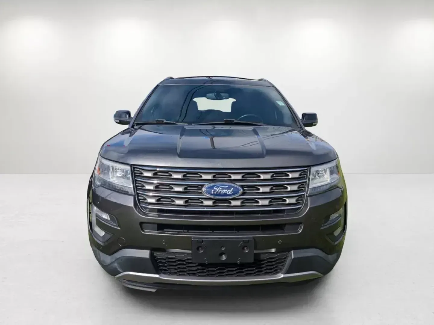 2017 Ford Explorer XLT (1FM5K8D83HG) with an Regular Unleaded V-6 3.5 L/213 engine, 6-Speed Automatic w/OD transmission, located at 3959 U.S. 80 W, Phenix City, AL, 36870, (334) 297-4885, 32.469296, -85.135185 - **Discover Your Next Adventure with the 2017 Ford Explorer XLT at Gils Auto - Phenix City!**<br /> <br /> Are you ready for a vehicle that can keep up with your active lifestyle? Whether you're shuttling kids to soccer practice, heading out for weekend getaways, or embarking on family road trips, th - Photo#2
