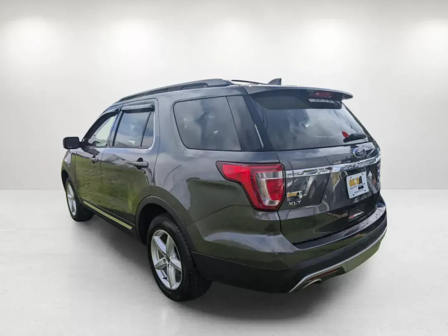 2017 Ford Explorer XLT (1FM5K8D83HG) with an Regular Unleaded V-6 3.5 L/213 engine, 6-Speed Automatic w/OD transmission, located at 3959 U.S. 80 W, Phenix City, AL, 36870, (334) 297-4885, 32.469296, -85.135185 - **Discover Your Next Adventure with the 2017 Ford Explorer XLT at Gils Auto - Phenix City!**<br /> <br /> Are you ready for a vehicle that can keep up with your active lifestyle? Whether you're shuttling kids to soccer practice, heading out for weekend getaways, or embarking on family road trips, th - Photo#7