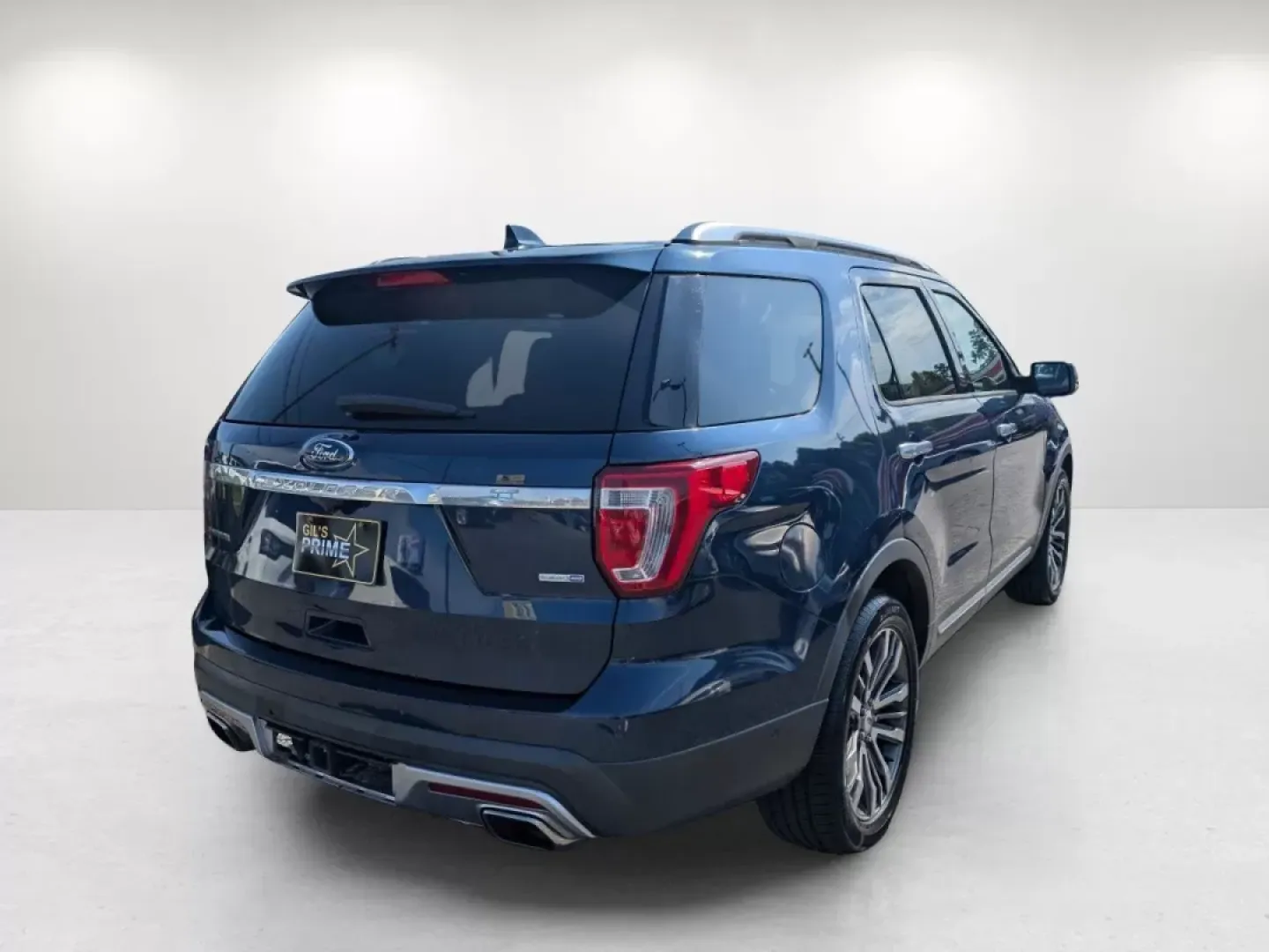 2017 Ford Explorer Platinum (1FM5K8HT7HG) with an Other engine, located at 3959 U.S. 80 W, Phenix City, AL, 36870, (334) 297-4885, 32.469296, -85.135185 - **Discover the Ultimate Family SUV: 2017 Ford Explorer Platinum at Gils Auto!**<br /> <br /> Are you looking for a vehicle that can transform your family outings into unforgettable adventures? The 2017 Ford Explorer Platinum is the perfect solution for growing families, outdoor enthusiasts, and anyo - Photo#5