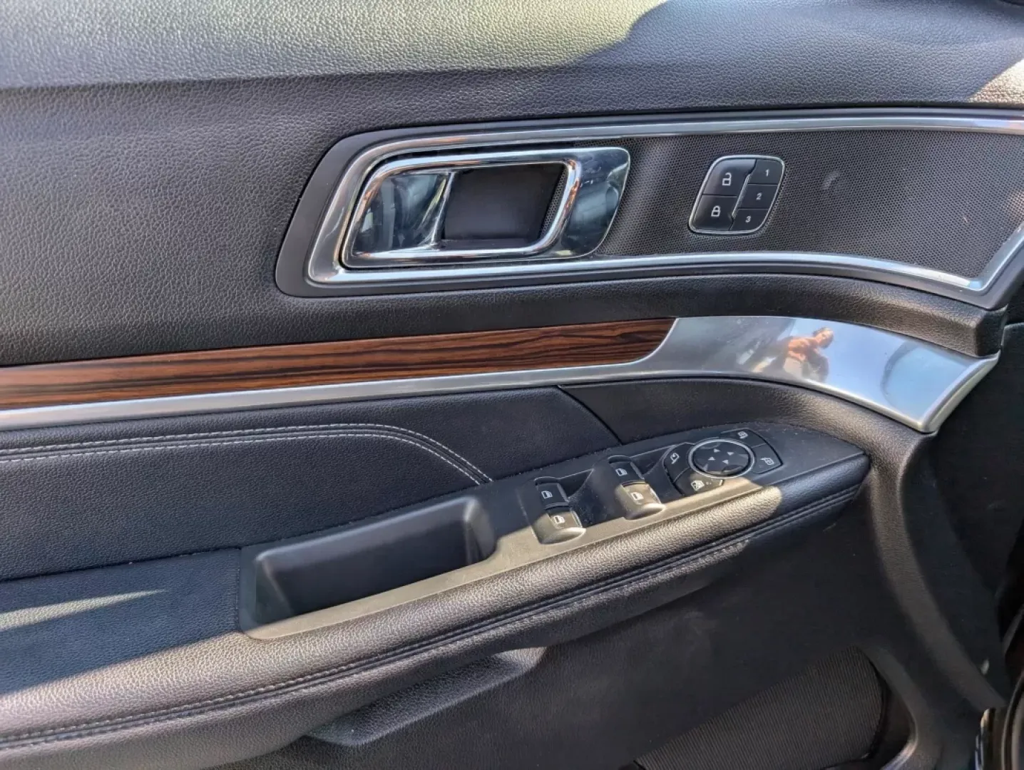 2017 Ford Explorer Limited (1FM5K7FH8HG) with an Other engine, located at 804 22nd Ave, Phenix City, AL, 36870, (334) 297-1860, 32.484749, -85.024475 - **Discover Adventure with the 2017 Ford Explorer Limited at Gils Auto - Phenix City #2!** <br /> <br /> Are you ready to elevate your lifestyle with a vehicle that combines comfort, versatility, and style? The 2017 Ford Explorer Limited is the perfect companion for family road trips, weekend getawa - Photo#9