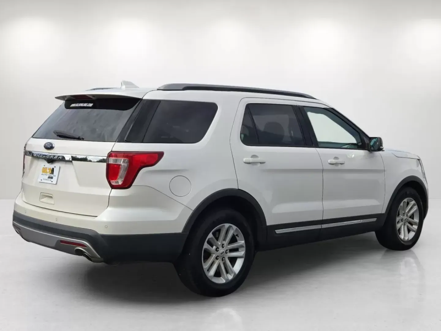 2017 Ford Explorer XLT (1FM5K7D84HG) with an Other engine, located at 5115 14th Ave., Columbus, GA, 31904, (706) 323-0345, 32.511494, -84.971046 - **Discover the 2017 Ford Explorer XLT: Your Perfect Adventure Companion!**<br /> <br /> Are you gearing up for family road trips or weekend getaways? The 2017 Ford Explorer XLT is designed to elevate your adventures, offering spacious comfort and advanced features that make every drive a pleasure. W - Photo#5