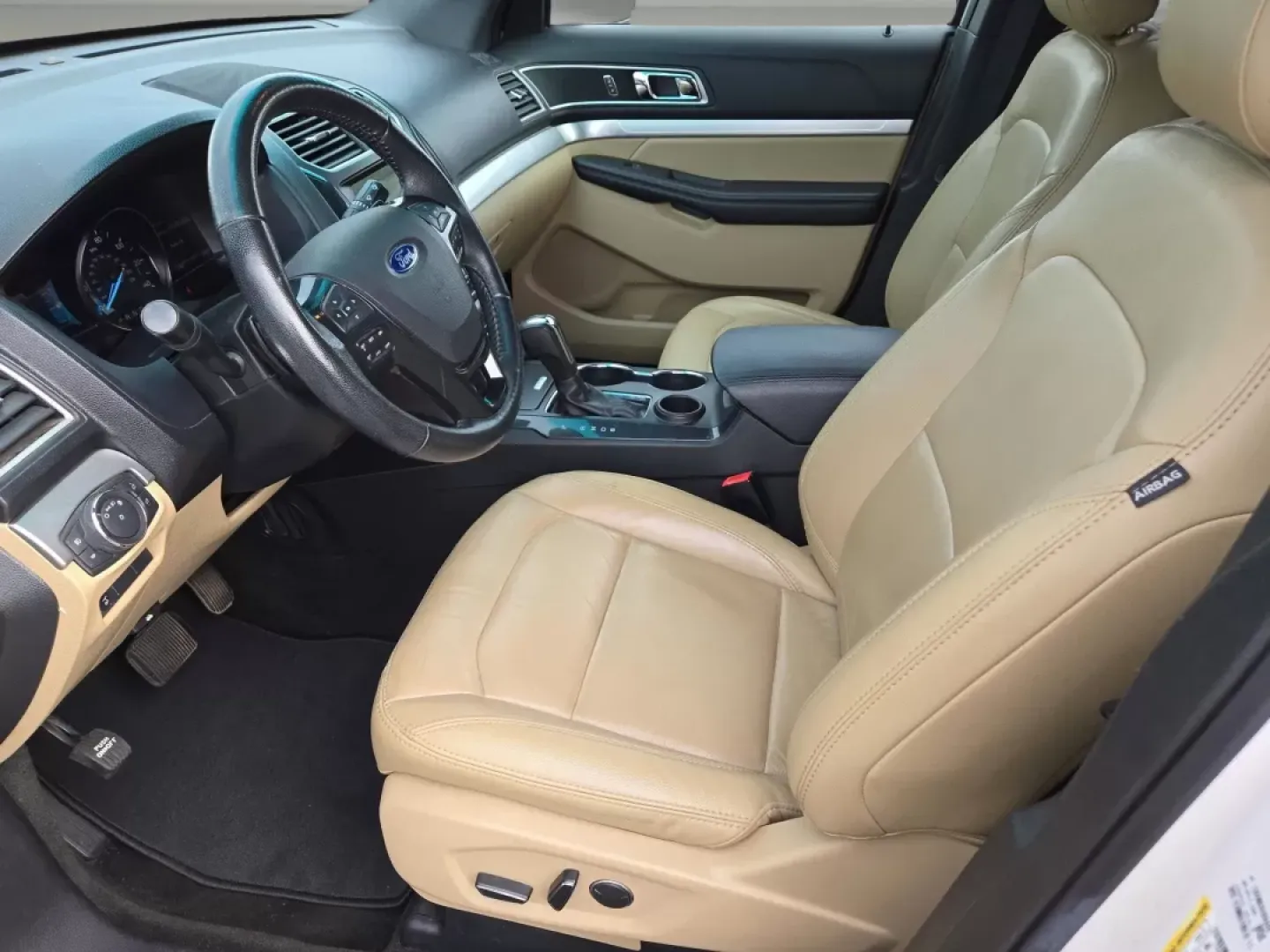 2017 Ford Explorer XLT (1FM5K7D84HG) with an Other engine, located at 5115 14th Ave., Columbus, GA, 31904, (706) 323-0345, 32.511494, -84.971046 - **Discover the 2017 Ford Explorer XLT: Your Perfect Adventure Companion!**<br /> <br /> Are you gearing up for family road trips or weekend getaways? The 2017 Ford Explorer XLT is designed to elevate your adventures, offering spacious comfort and advanced features that make every drive a pleasure. W - Photo#11