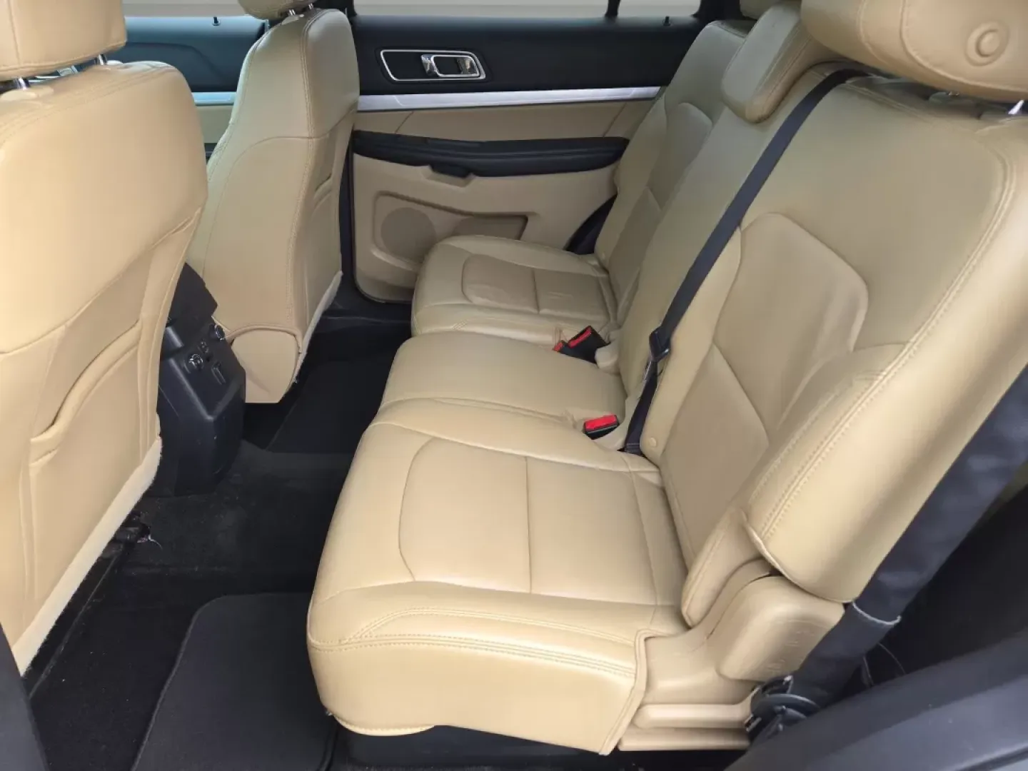 2017 Ford Explorer XLT (1FM5K7D84HG) with an Other engine, located at 5115 14th Ave., Columbus, GA, 31904, (706) 323-0345, 32.511494, -84.971046 - **Discover the 2017 Ford Explorer XLT: Your Perfect Adventure Companion!**<br /> <br /> Are you gearing up for family road trips or weekend getaways? The 2017 Ford Explorer XLT is designed to elevate your adventures, offering spacious comfort and advanced features that make every drive a pleasure. W - Photo#12