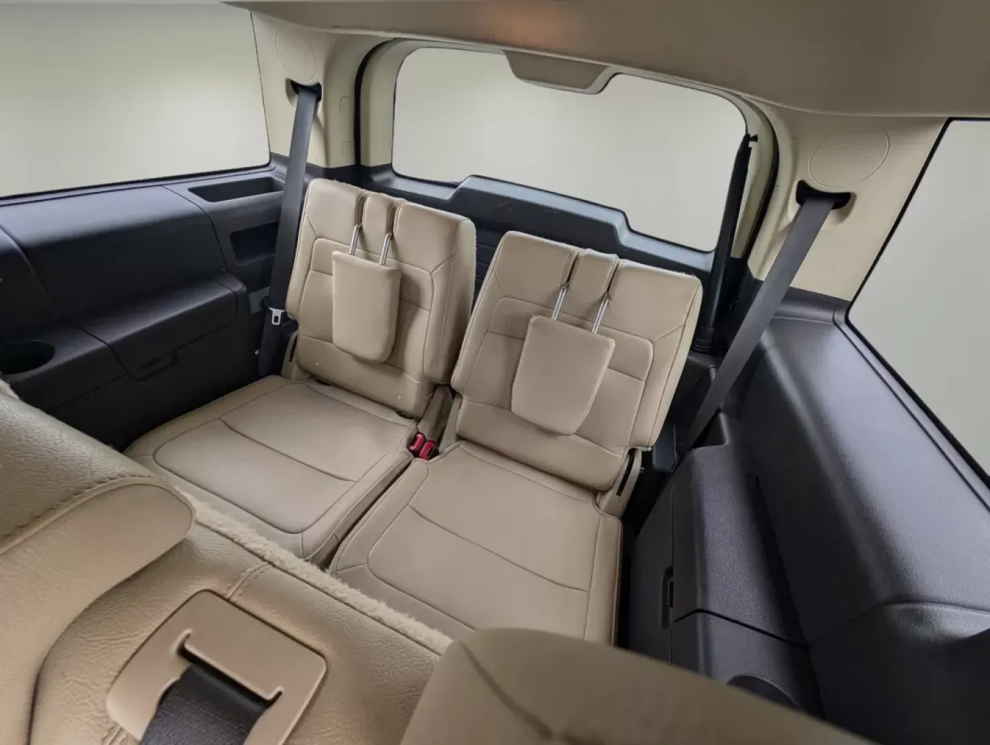 2017 Ford Flex SEL (2FMGK5C8XHB) with an Other engine, located at 1430 Gateway Drive, Opelika, AL, 36801, (334) 239-0944, 32.637871, -85.409790 - 2017 Ford Flex SEL - Photo#11