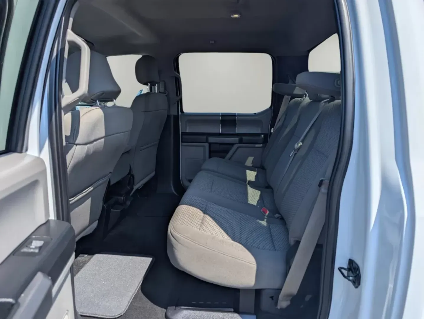 2017 Ford Super Duty F-250 SRW XLT (1FT7W2B61HE) with an Other engine, located at 7000 Northlake Connector, Columbus, GA, 31904, (706) 987-8085, 32.524975, -84.978134 - Are you ready to elevate your weekend adventures or tackle the demands of daily life with unmatched reliability? Meet the 2017 Ford Super Duty F-250 SRW XLT, the versatile crew cab pickup that perfectly blends power, comfort, and advanced technology for families and professionals alike. Whether you' - Photo#11