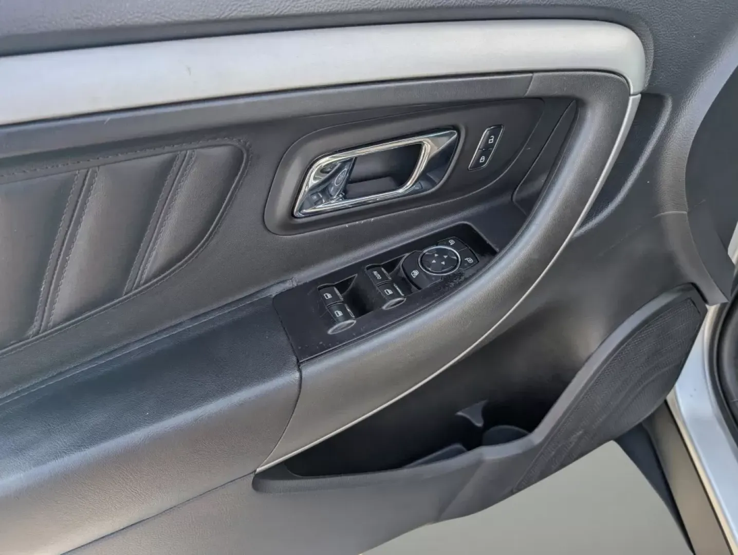 2017 Ford Taurus SEL (1FAHP2E82HG) with an Other engine, located at 804 22nd Ave, Phenix City, AL, 36870, (334) 297-1860, 32.484749, -85.024475 - Are you on the hunt for a reliable sedan that suits your everyday needs without breaking the bank? Look no further! At Gils Auto, located in the heart of Phenix City, AL, we proudly present this exceptional 2017 Ford Taurus SEL, the perfect car for budget-conscious buyers and families on the go. Thi - Photo#8