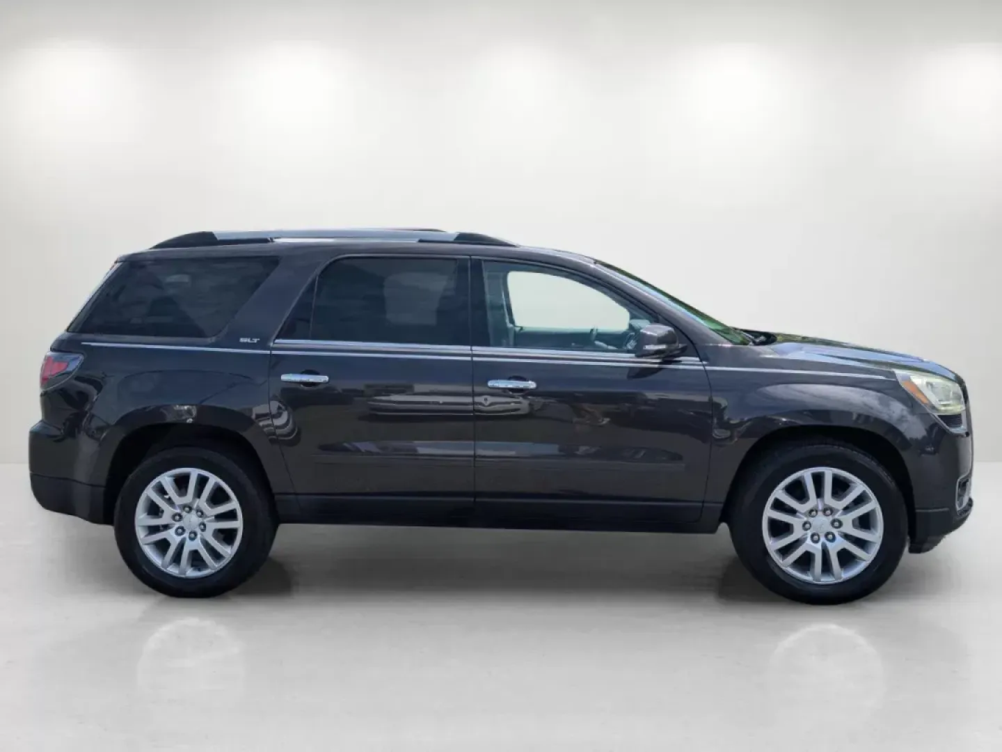 2017 /Light Titanium GMC Acadia Limited Limited (1GKKRSKD2HJ) with an Gas V6 3.6L/217 engine, 6-Speed Automatic transmission, located at 3959 U.S. 80 W, Phenix City, AL, 36870, (334) 297-4885, 32.469296, -85.135185 - 2017 GMC Acadia Limited Limited - Photo#5