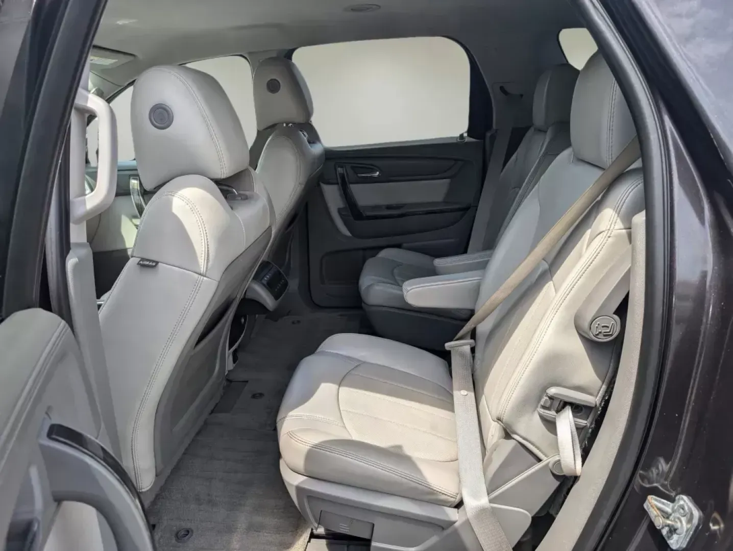 2017 /Light Titanium GMC Acadia Limited Limited (1GKKRSKD2HJ) with an Gas V6 3.6L/217 engine, 6-Speed Automatic transmission, located at 3959 U.S. 80 W, Phenix City, AL, 36870, (334) 297-4885, 32.469296, -85.135185 - 2017 GMC Acadia Limited Limited - Photo#10