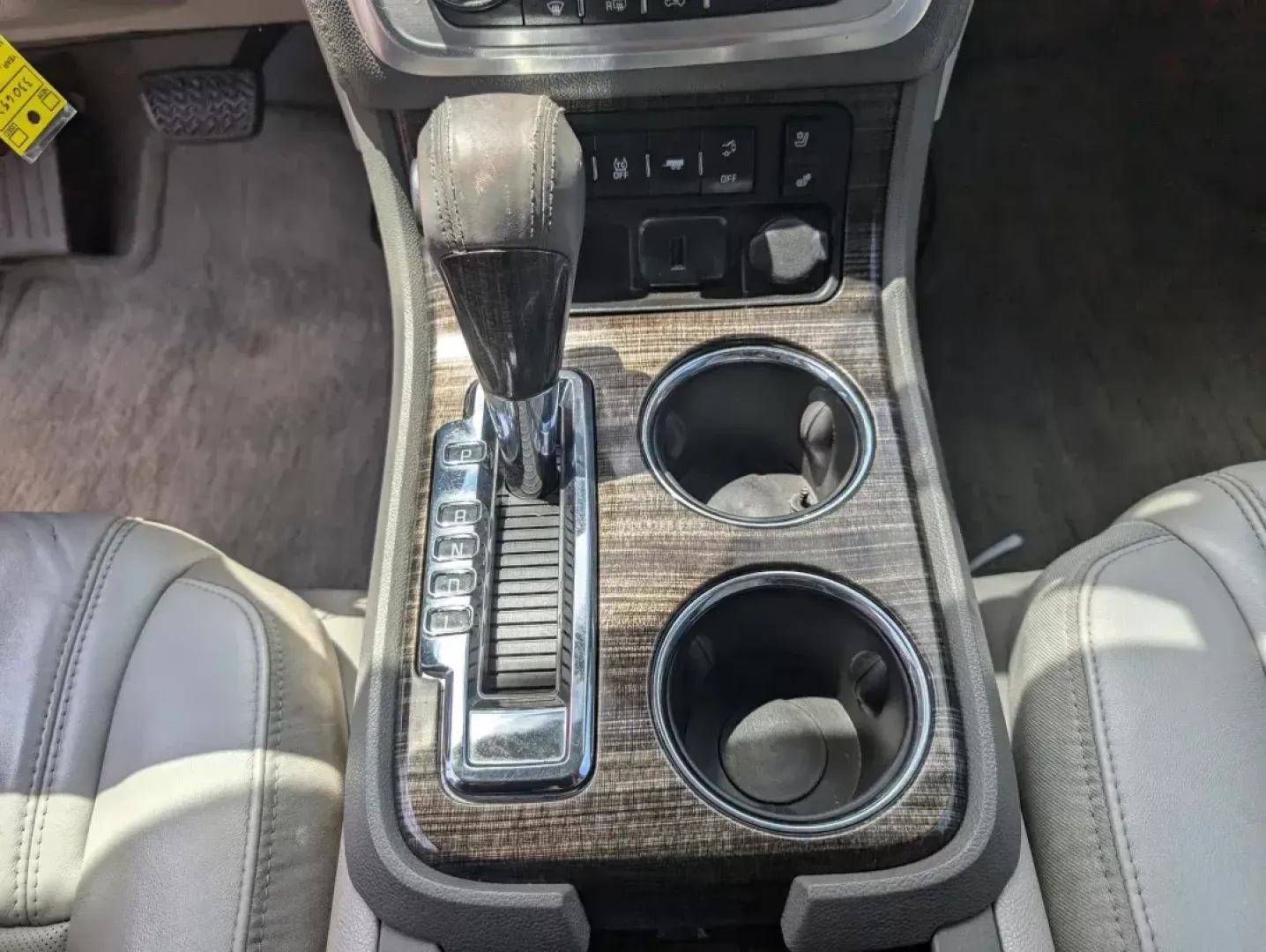 2017 /Light Titanium GMC Acadia Limited Limited (1GKKRSKD2HJ) with an Gas V6 3.6L/217 engine, 6-Speed Automatic transmission, located at 3959 U.S. 80 W, Phenix City, AL, 36870, (334) 297-4885, 32.469296, -85.135185 - 2017 GMC Acadia Limited Limited - Photo#13