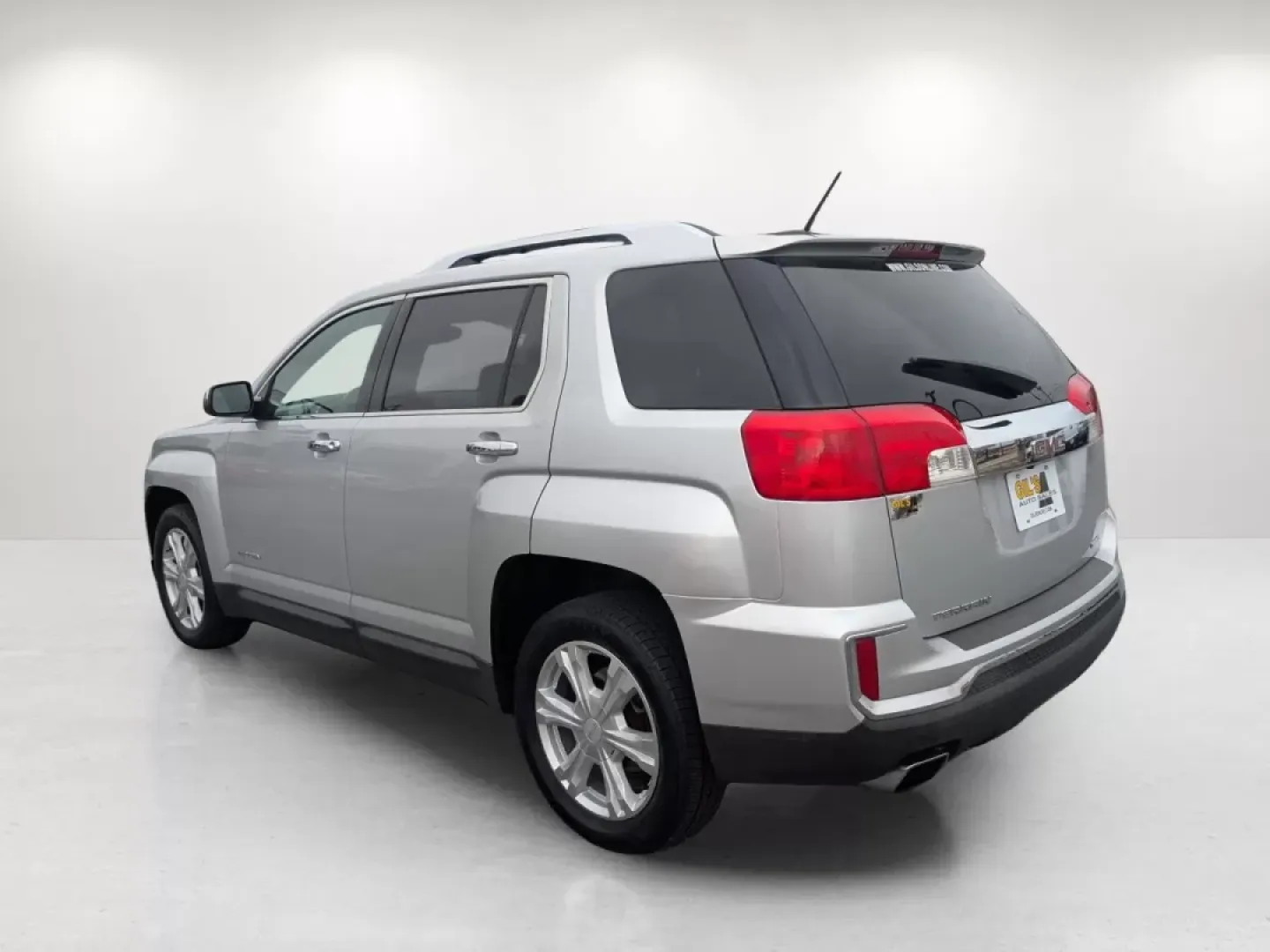 2017 /Light Titanium GMC Terrain SLT (2GKFLUEK9H6) with an Other engine, located at 1430 Gateway Drive, Opelika, AL, 36801, (334) 239-0944, 32.637871, -85.409790 - **Discover the Perfect SUV for Your Next Adventure: 2017 GMC Terrain SLT at Gils Auto - Phenix City!**<br /> <br /> Are you ready to elevate your driving experience? Whether you're a growing family looking for a reliable vehicle for school runs and weekend getaways or a commuter wanting a blend of c - Photo#6