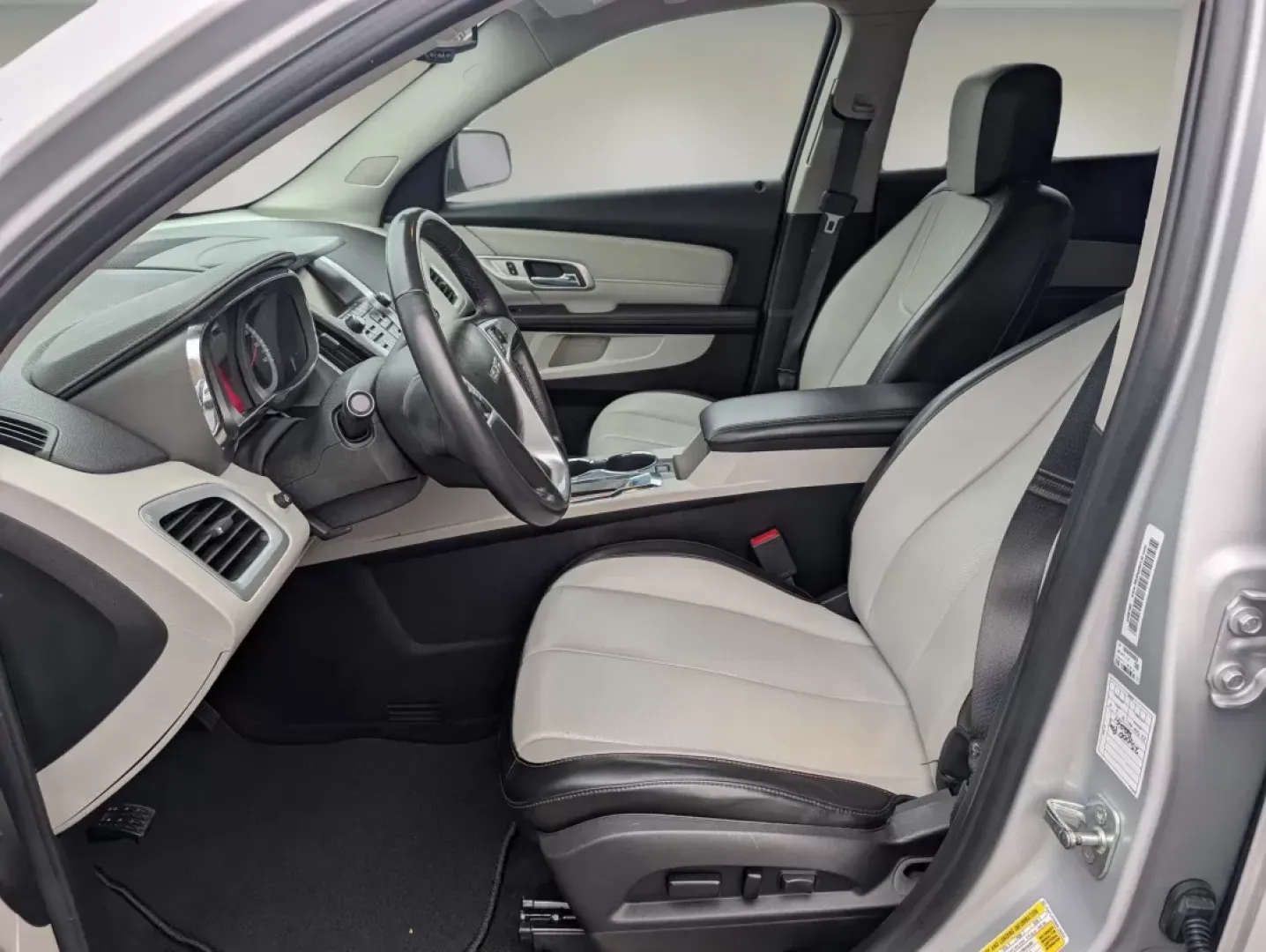 2017 /Light Titanium GMC Terrain SLT (2GKFLUEK9H6) with an Other engine, located at 1430 Gateway Drive, Opelika, AL, 36801, (334) 239-0944, 32.637871, -85.409790 - **Discover the Perfect SUV for Your Next Adventure: 2017 GMC Terrain SLT at Gils Auto - Phenix City!**<br /> <br /> Are you ready to elevate your driving experience? Whether you're a growing family looking for a reliable vehicle for school runs and weekend getaways or a commuter wanting a blend of c - Photo#9