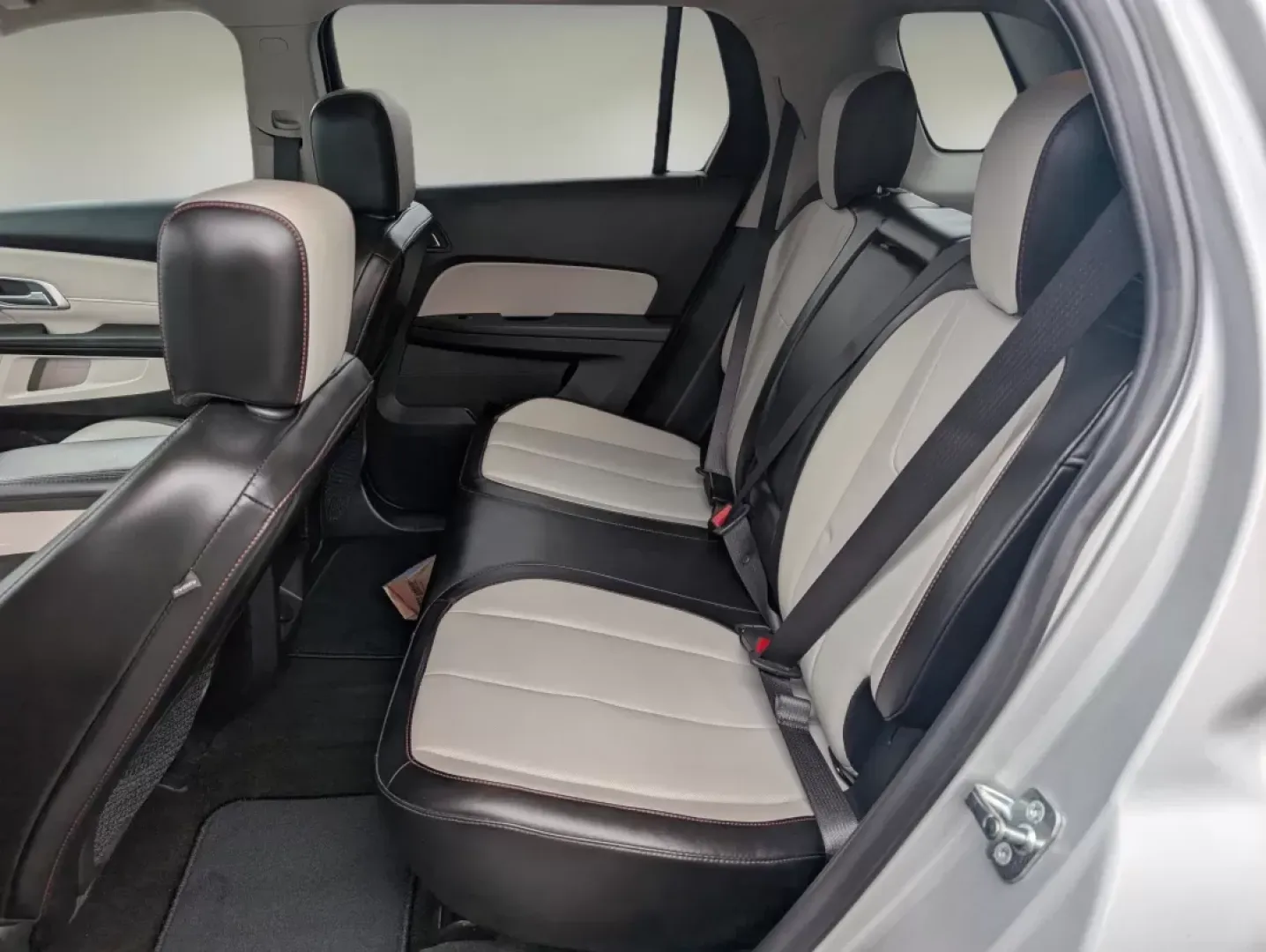 2017 /Light Titanium GMC Terrain SLT (2GKFLUEK9H6) with an Other engine, located at 1430 Gateway Drive, Opelika, AL, 36801, (334) 239-0944, 32.637871, -85.409790 - **Discover the Perfect SUV for Your Next Adventure: 2017 GMC Terrain SLT at Gils Auto - Phenix City!**<br /> <br /> Are you ready to elevate your driving experience? Whether you're a growing family looking for a reliable vehicle for school runs and weekend getaways or a commuter wanting a blend of c - Photo#10