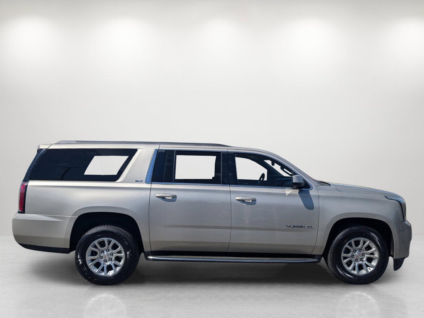 2017 /Jet Black GMC Yukon XL SLT (1GKS2GKC2HR) with an Gas V8 5.3L/325 engine, 6-Speed Automatic transmission, located at 7000 Northlake Connector, Columbus, GA, 31904, (706) 987-8085, 32.524975, -84.978134 - 2017 GMC Yukon XL SLT - Photo#3