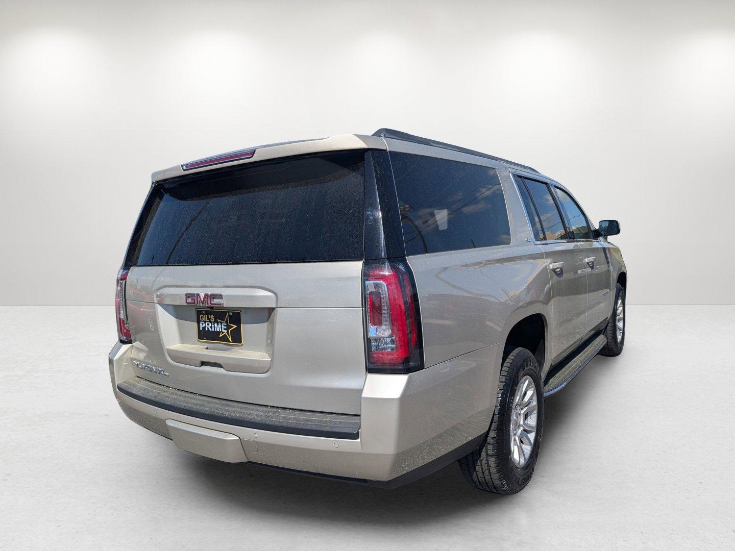 2017 /Jet Black GMC Yukon XL SLT (1GKS2GKC2HR) with an Gas V8 5.3L/325 engine, 6-Speed Automatic transmission, located at 7000 Northlake Connector, Columbus, GA, 31904, (706) 987-8085, 32.524975, -84.978134 - 2017 GMC Yukon XL SLT - Photo#4