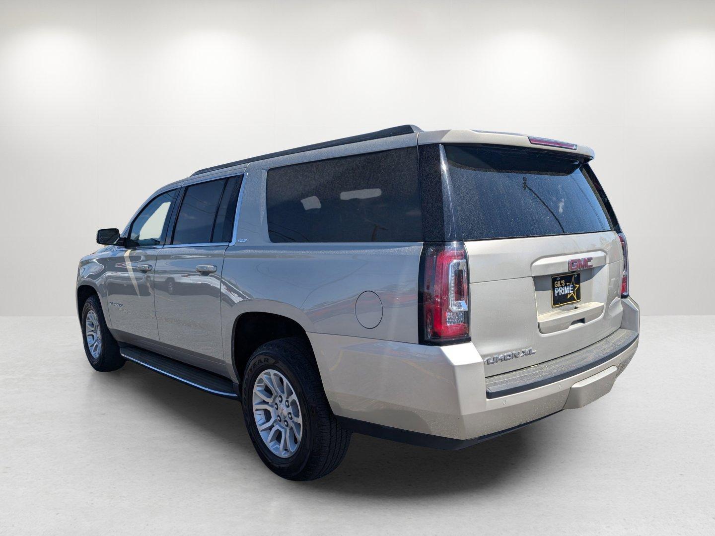2017 /Jet Black GMC Yukon XL SLT (1GKS2GKC2HR) with an Gas V8 5.3L/325 engine, 6-Speed Automatic transmission, located at 7000 Northlake Connector, Columbus, GA, 31904, (706) 987-8085, 32.524975, -84.978134 - 2017 GMC Yukon XL SLT - Photo#6