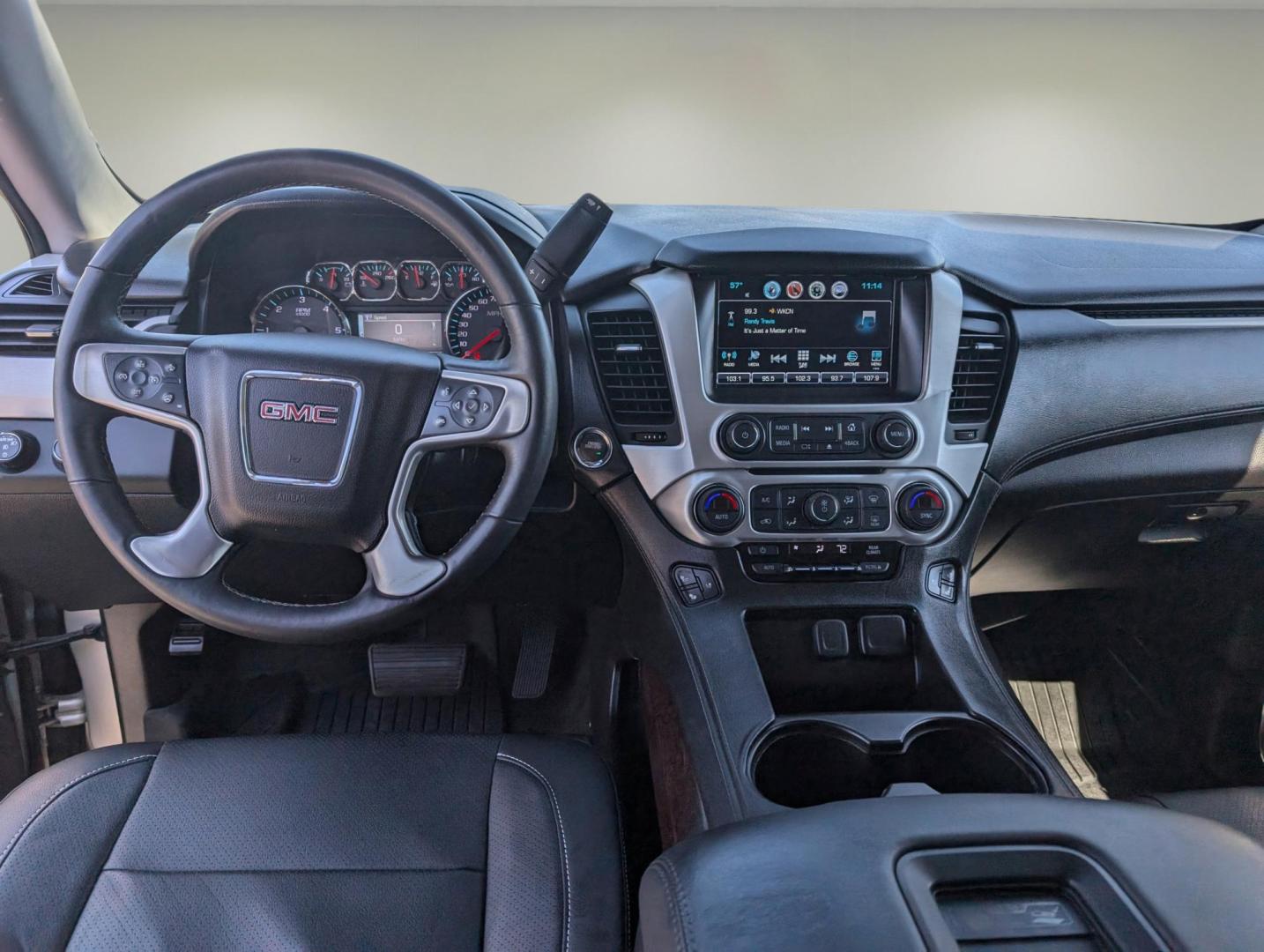 2017 /Jet Black GMC Yukon XL SLT (1GKS2GKC2HR) with an Gas V8 5.3L/325 engine, 6-Speed Automatic transmission, located at 7000 Northlake Connector, Columbus, GA, 31904, (706) 987-8085, 32.524975, -84.978134 - 2017 GMC Yukon XL SLT - Photo#12