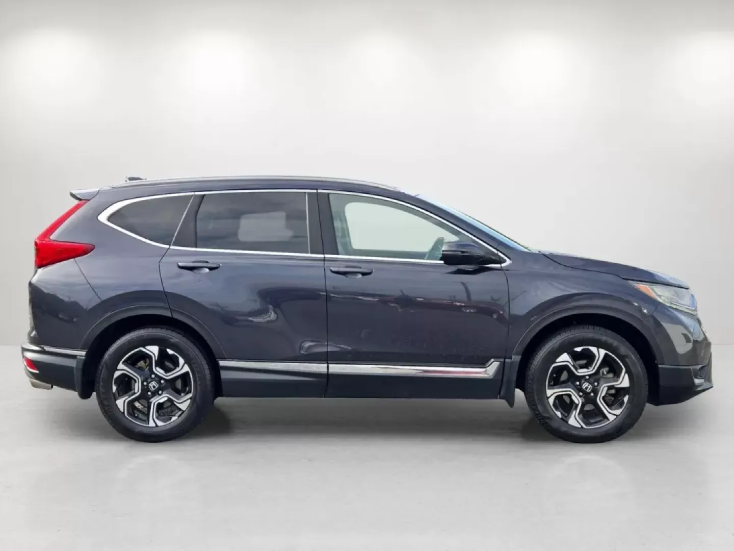 2017 Honda CR-V Touring (5J6RW2H99HL) with an Other engine, located at 7000 Northlake Connector, Columbus, GA, 31904, (706) 987-8085, 32.524975, -84.978134 - Experience the freedom of adventure and the comfort of home with this stunning 2017 Honda CR-V Touring, available now at Gils Auto in Phenix City, Alabama. Perfectly suited for both daily commutes and weekend getaways, this versatile SUV is your ticket to a lifestyle of exploration and convenience. - Photo#4