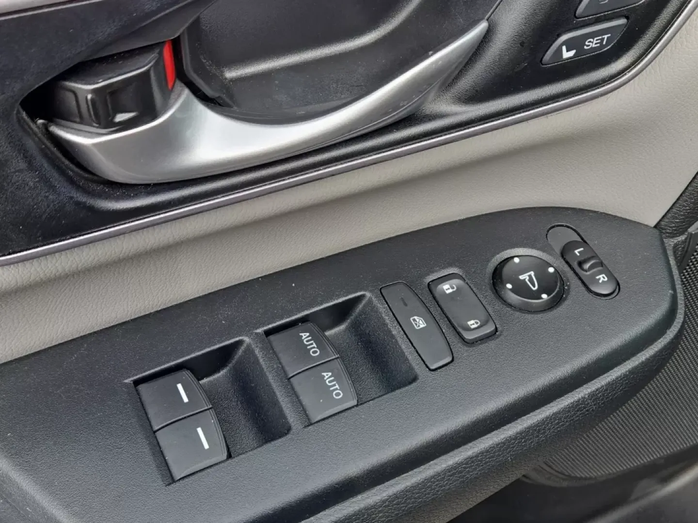 2017 Honda CR-V Touring (5J6RW2H99HL) with an Other engine, located at 7000 Northlake Connector, Columbus, GA, 31904, (706) 987-8085, 32.524975, -84.978134 - Experience the freedom of adventure and the comfort of home with this stunning 2017 Honda CR-V Touring, available now at Gils Auto in Phenix City, Alabama. Perfectly suited for both daily commutes and weekend getaways, this versatile SUV is your ticket to a lifestyle of exploration and convenience. - Photo#10