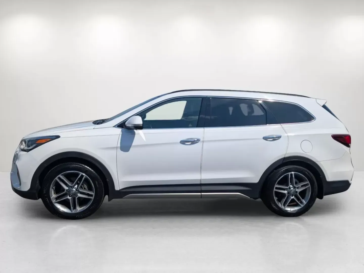2017 /Beige Hyundai Santa Fe Limited Ultimate (KM8SR4HFXHU) with an Other engine, located at 5115 14th Ave., Columbus, GA, 31904, (706) 323-0345, 32.511494, -84.971046 - **Discover Your Ideal SUV: 2017 Hyundai Santa Fe Limited Ultimate at Gils Auto in Phenix City, AL**<br /> <br /> Are you ready to elevate your family adventures, daily commutes, or weekend getaways? Look no further! The 2017 Hyundai Santa Fe Limited Ultimate, available now at Gils Auto in Phenix Cit - Photo#7