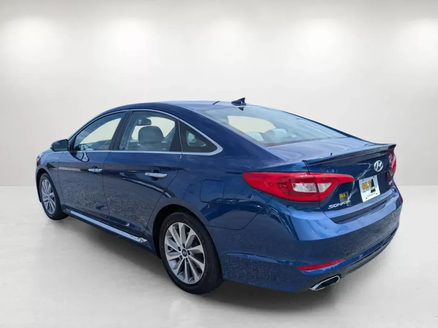2017 /Gray Hyundai Sonata Sport (5NPE34AF3HH) with an Regular Unleaded I-4 2.4 L/144 engine, 6-Speed Automatic w/OD transmission, located at 804 22nd Ave, Phenix City, AL, 36870, (334) 297-1860, 32.484749, -85.024475 - 2017 Hyundai Sonata Sport - Photo#2
