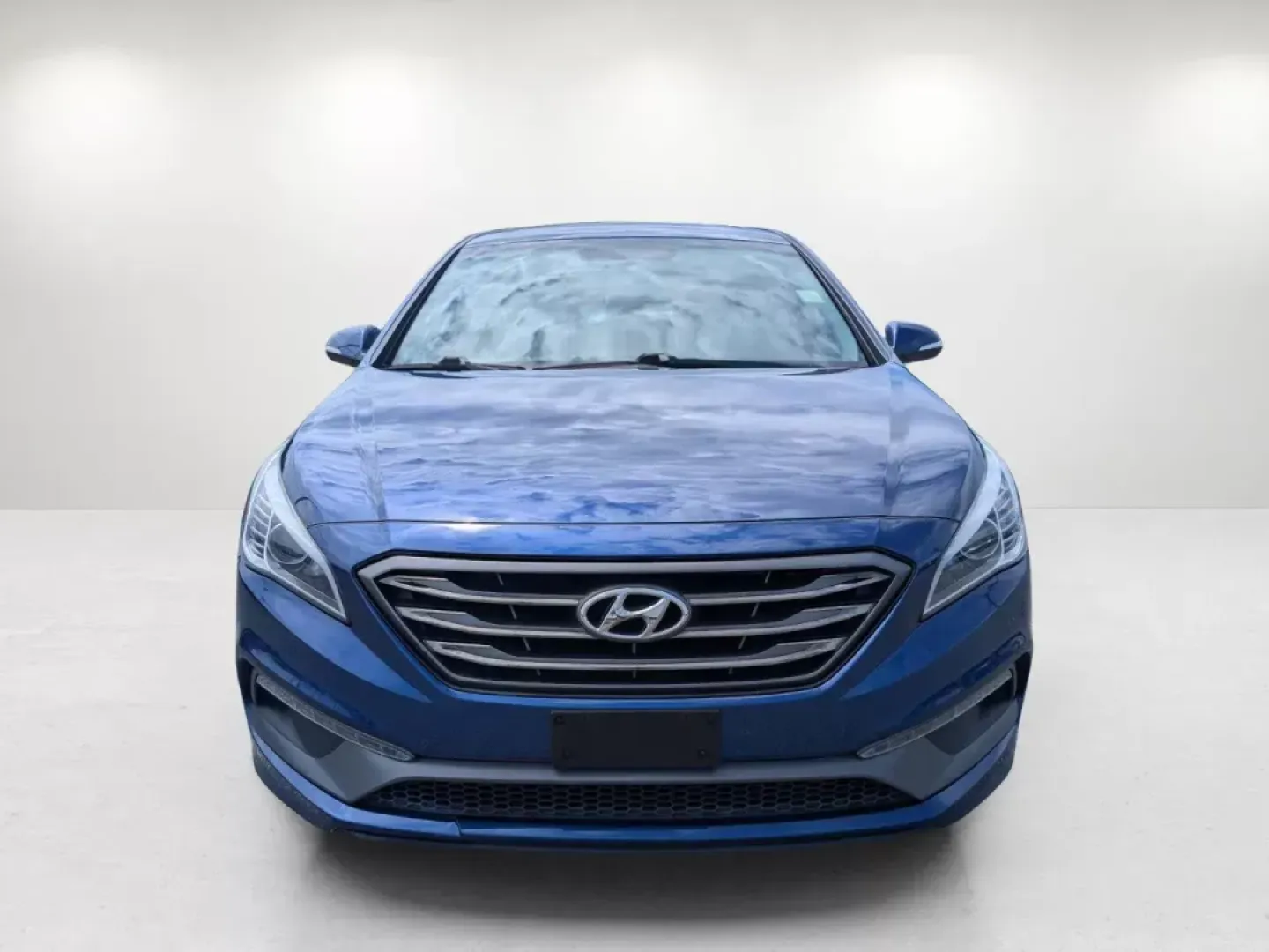 2017 /Gray Hyundai Sonata Sport (5NPE34AF3HH) with an Regular Unleaded I-4 2.4 L/144 engine, 6-Speed Automatic w/OD transmission, located at 804 22nd Ave, Phenix City, AL, 36870, (334) 297-1860, 32.484749, -85.024475 - 2017 Hyundai Sonata Sport - Photo#7