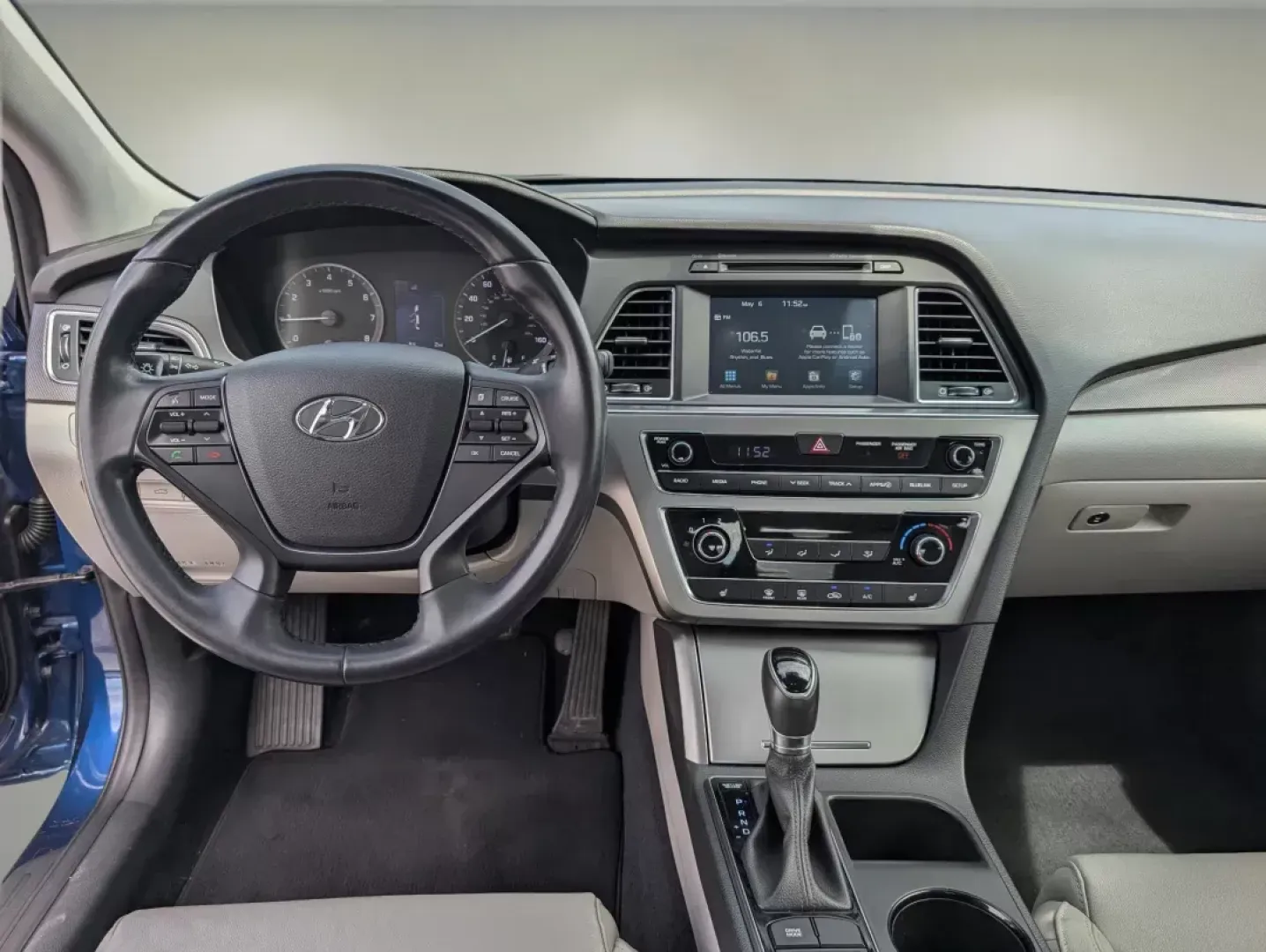 2017 /Gray Hyundai Sonata Sport (5NPE34AF3HH) with an Regular Unleaded I-4 2.4 L/144 engine, 6-Speed Automatic w/OD transmission, located at 804 22nd Ave, Phenix City, AL, 36870, (334) 297-1860, 32.484749, -85.024475 - 2017 Hyundai Sonata Sport - Photo#11