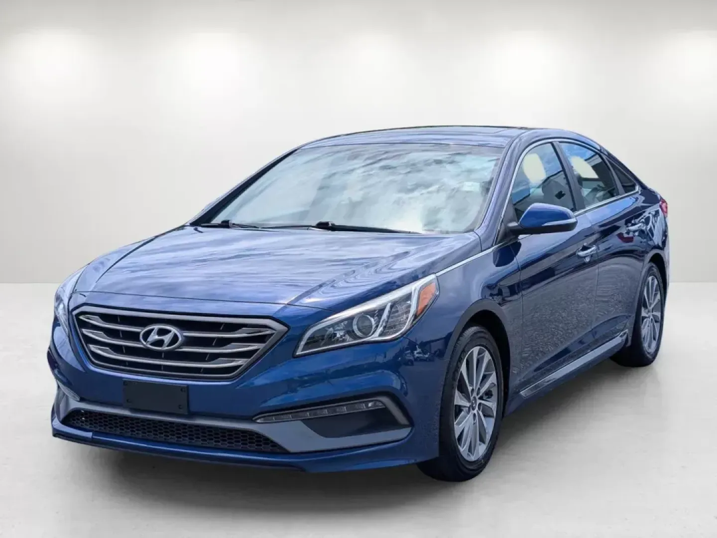 2017 /Gray Hyundai Sonata Sport (5NPE34AF3HH) with an Regular Unleaded I-4 2.4 L/144 engine, 6-Speed Automatic w/OD transmission, located at 804 22nd Ave, Phenix City, AL, 36870, (334) 297-1860, 32.484749, -85.024475 - 2017 Hyundai Sonata Sport - Photo#0