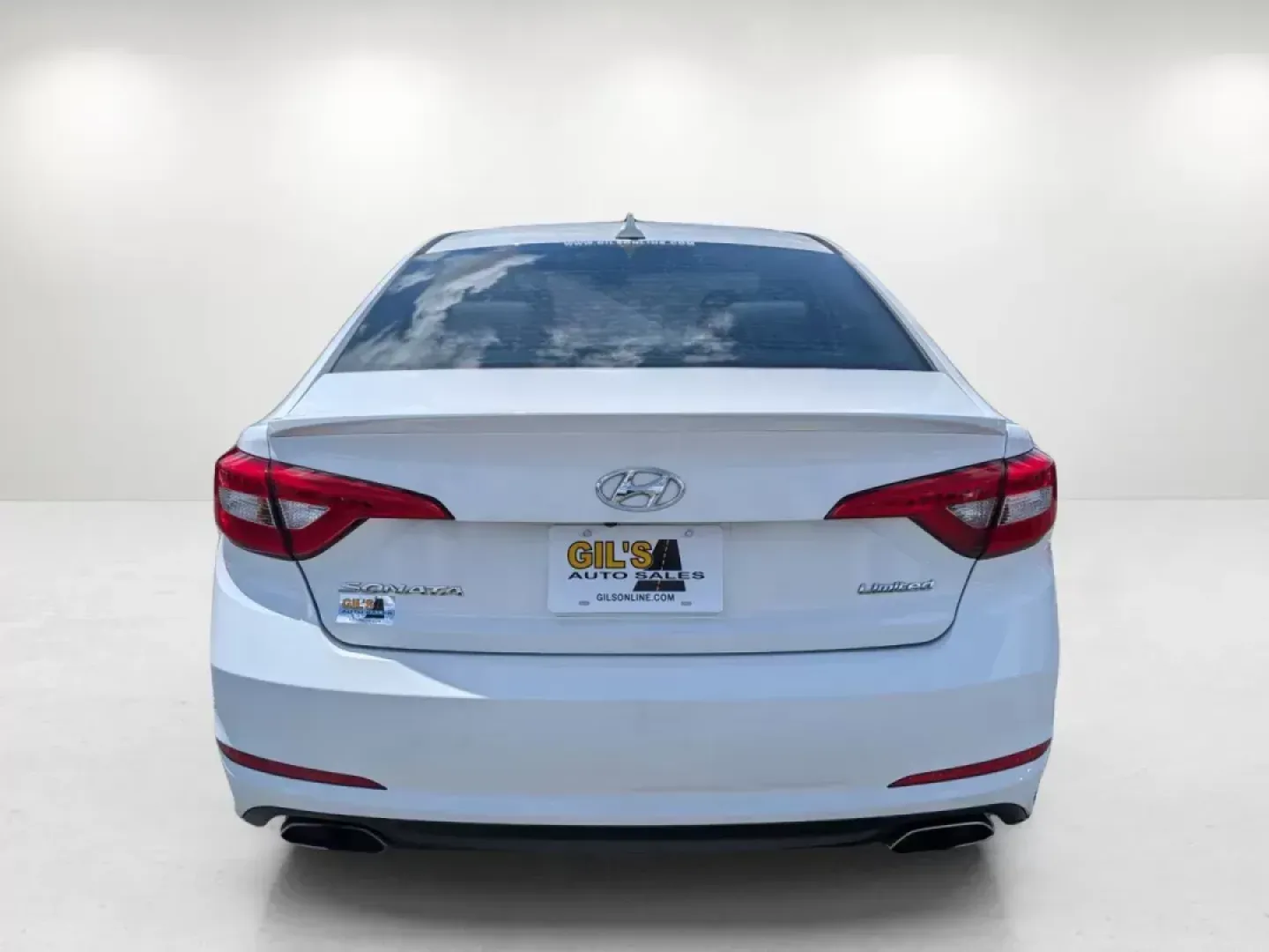 2017 /Gray Hyundai Sonata Limited (5NPE34AF0HH) with an Regular Unleaded I-4 2.4 L/144 engine, 6-Speed Automatic w/OD transmission, located at 804 22nd Ave, Phenix City, AL, 36870, (334) 297-1860, 32.484749, -85.024475 - Unlock the door to your next adventure with the 2017 Hyundai Sonata Limited, a versatile sedan designed for both daily commutes and weekend getaways. This vehicle perfectly balances comfort and style, making it a fantastic choice for growing families, budget-conscious buyers, or anyone seeking relia - Photo#6